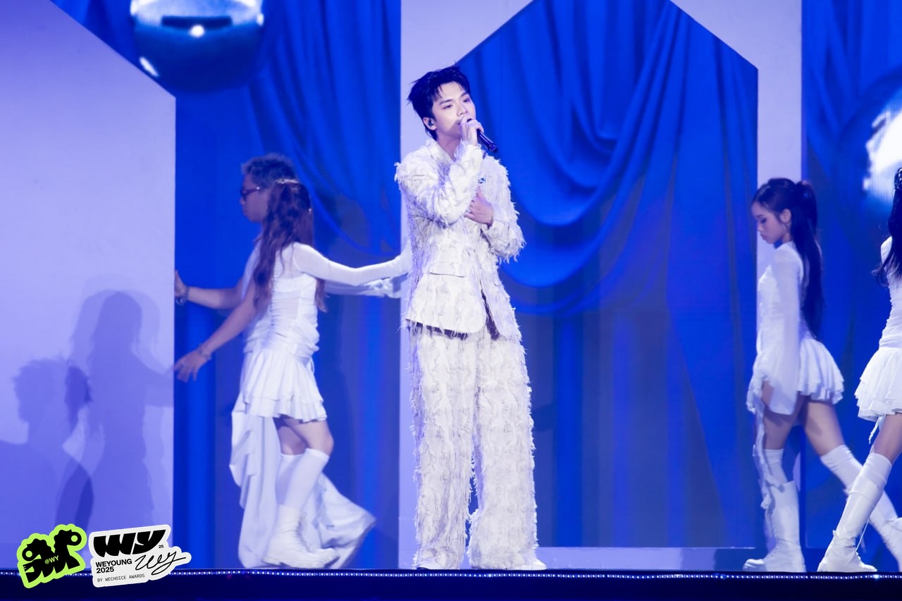 GDUCKY - GiGi Hương Giang - Vương Binh mang thanh xu&acirc;n trở lại tại WeYoung 2025, cất giọng ngọt muốn xỉu!- Ảnh 5.