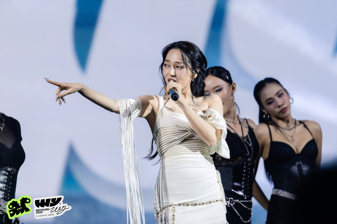 Bảo Anh - (S)TRONG Trọng Hiếu - RIO &ldquo;quẩy&rdquo; hết cỡ với bản mashup chưa từng c&oacute; tại WeYoung 2025- Ảnh 1.