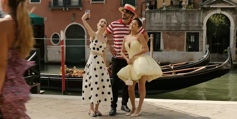 Ai gh&eacute;t cứ gh&eacute;t, mỹ nh&acirc;n n&agrave;y vẫn l&agrave; &ldquo;b&agrave; ho&agrave;ng thời trang&rdquo;: Visual đẹp sang tới n&oacute;c, ngay cả anti fan cũng kh&ocirc;ng d&aacute;m ch&ecirc;- Ảnh 1.