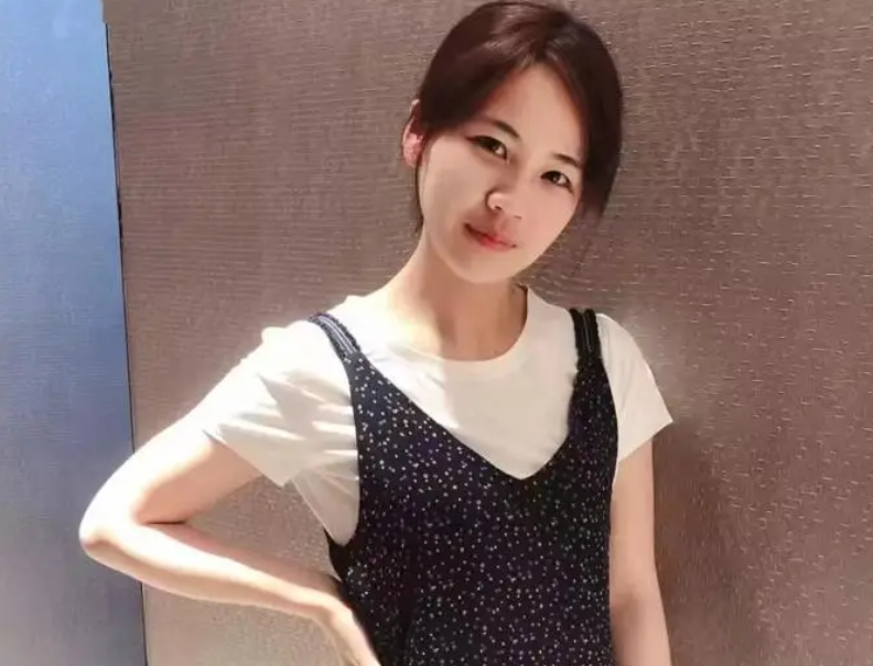 Ph&aacute;t hiện người phụ nữ sinh năm 1994 thu gom phế liệu nhưng thu nhập hơn 747 triệu đồng/th&aacute;ng, sống trong biệt thự, đi xe sang- Ảnh 1.