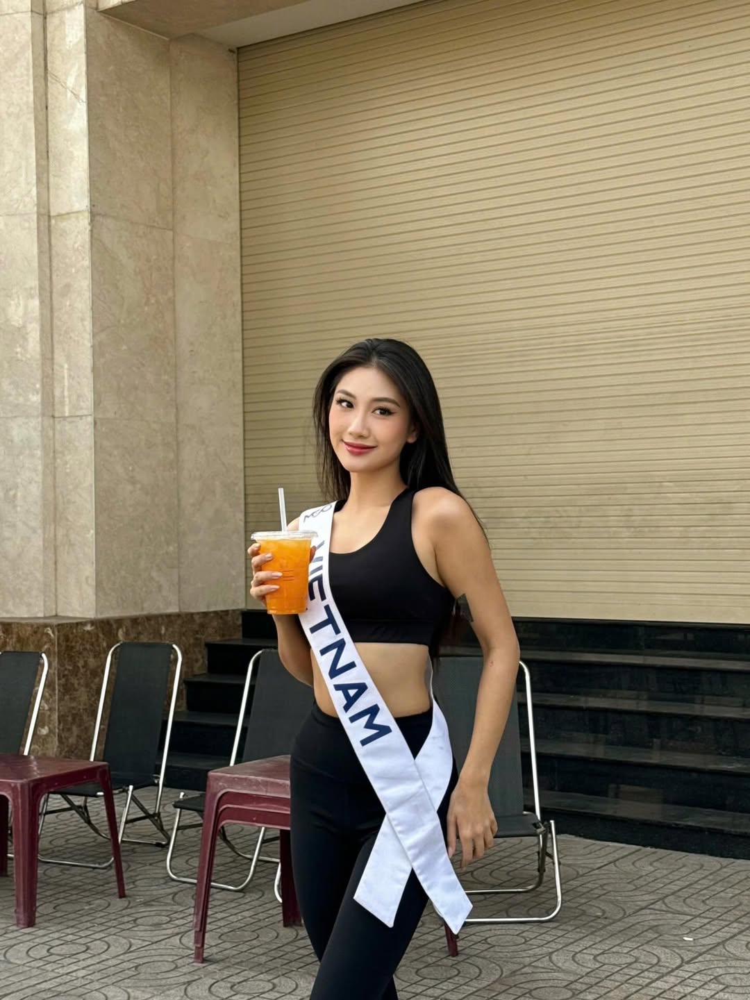 1 n&agrave;ng hậu cứ để mặt mộc mới g&acirc;y ch&uacute; &yacute;- Ảnh 7.