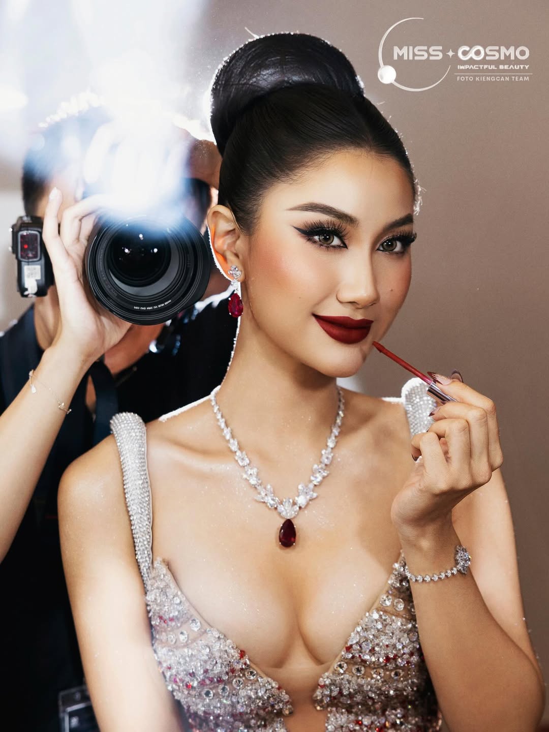 1 n&agrave;ng hậu cứ để mặt mộc mới g&acirc;y ch&uacute; &yacute;- Ảnh 14.