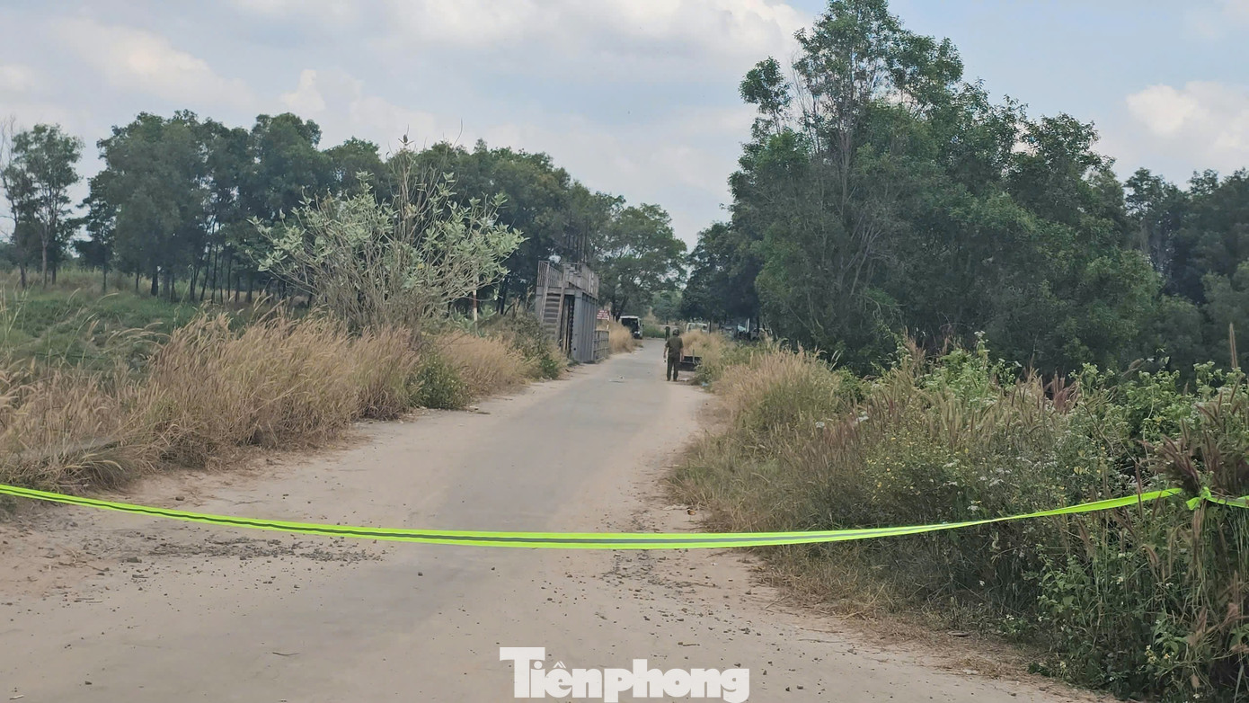 Đi c&acirc;u c&aacute;, c&acirc;u tr&uacute;ng thi thể người dưới hồ nước ở TPHCM- Ảnh 2.