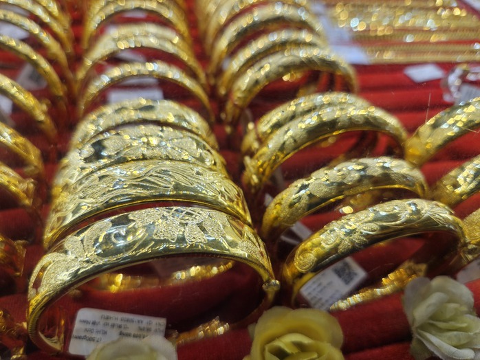 S&aacute;ng 20-12, gi&aacute; v&agrave;ng miếng SJC, v&agrave;ng nhẫn bật tăng- Ảnh 1.