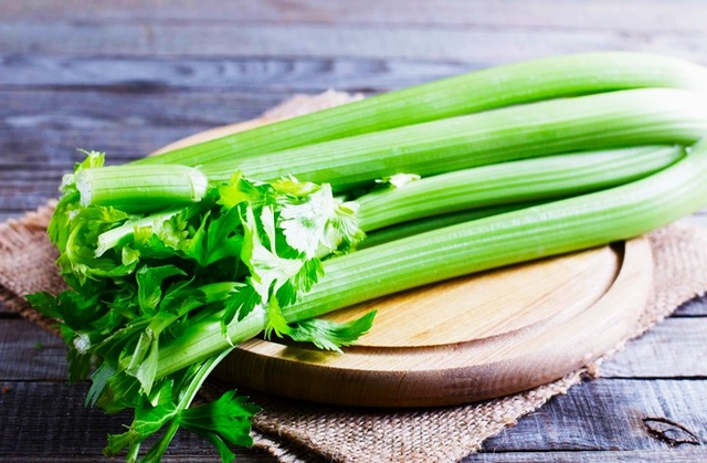 Sau 40 tuổi, chị em cứ ăn 5 thực phẩm n&agrave;y th&igrave; chẳng mấy m&agrave; đốt ch&aacute;y chất b&eacute;o, điều h&ograve;a kh&iacute; huyết, lại c&oacute; da đẹp nhờ gi&agrave;u collagen- Ảnh 2.