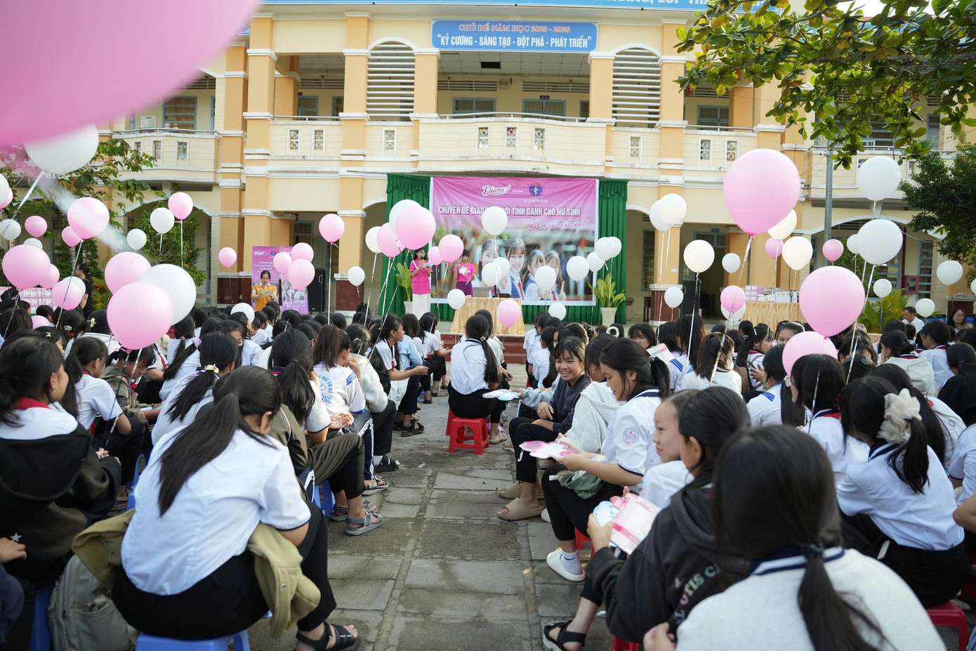 Hơn 8.000 nữ sinh được trang bị kỹ năng sức khỏe sinh sản, ph&ograve;ng chống x&acirc;m hại- Ảnh 1.