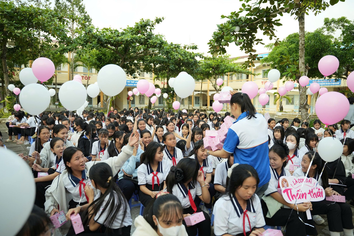 Hơn 8.000 nữ sinh được trang bị kỹ năng sức khỏe sinh sản, ph&ograve;ng chống x&acirc;m hại- Ảnh 4.