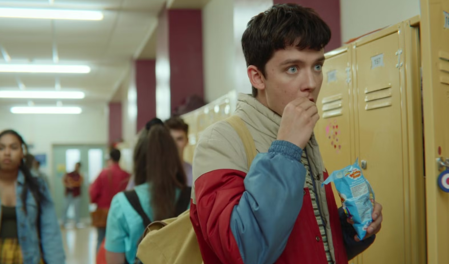 Xem phim Sex Education, t&ocirc;i nhớ ngay đến b&agrave; mẹ "cao tay" của m&igrave;nh: Nhờ mẹ m&agrave; kh&ocirc;ng một ai ở lớp tr&ecirc;u chọc, bắt nạt t&ocirc;i nữa!- Ảnh 1.