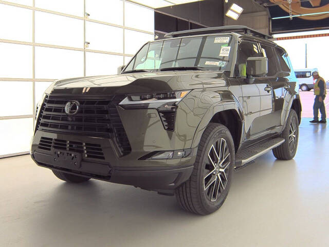 Nhiều chiếc Lexus GX 550 bị nứt kính chắn gió khi bật sưởi trời lạnh, bảo hiểm có đền thì chủ xe cũng ‘ốm’ vì một điều- Ảnh 2. Nhiều chiếc Lexus GX 550 bị nứt kính chắn gió khi bật sưởi trời lạnh, bảo hiểm có đền thì chủ xe cũng ‘ốm’ vì một điều- Ảnh 2.