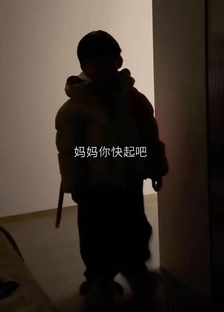 Một trường học y&ecirc;u cầu học sinh đến lớp trước 6h30 s&aacute;ng, phụ huynh đưa con đi từ 6h15 vẫn bị ph&ecirc; b&igrave;nh- Ảnh 2.