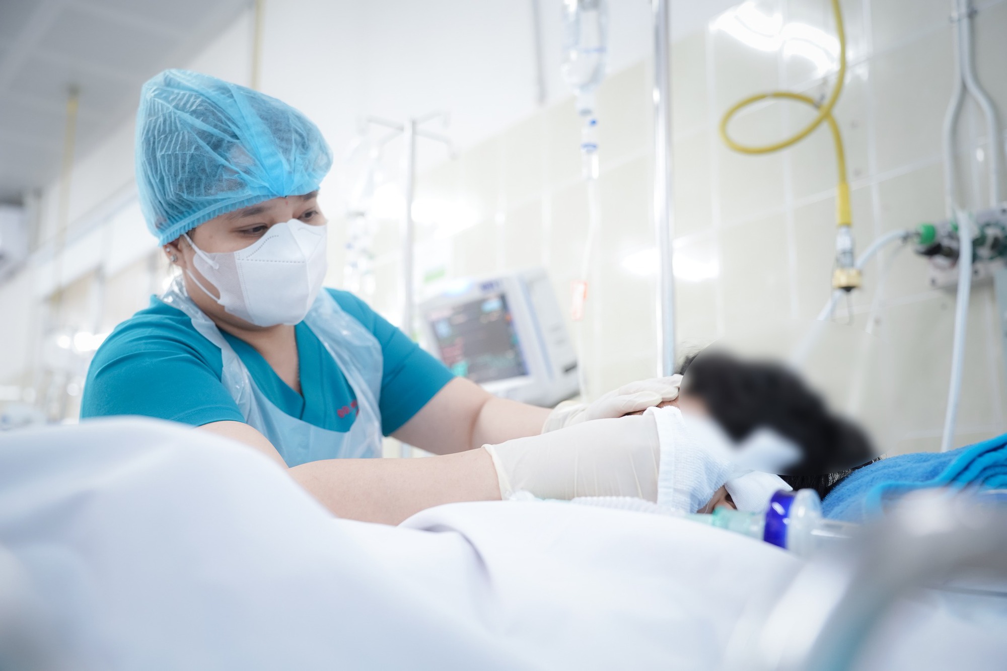 Nghi&ecirc;n cứu điều chỉnh lương khởi điểm cho b&aacute;c sĩ- Ảnh 1.