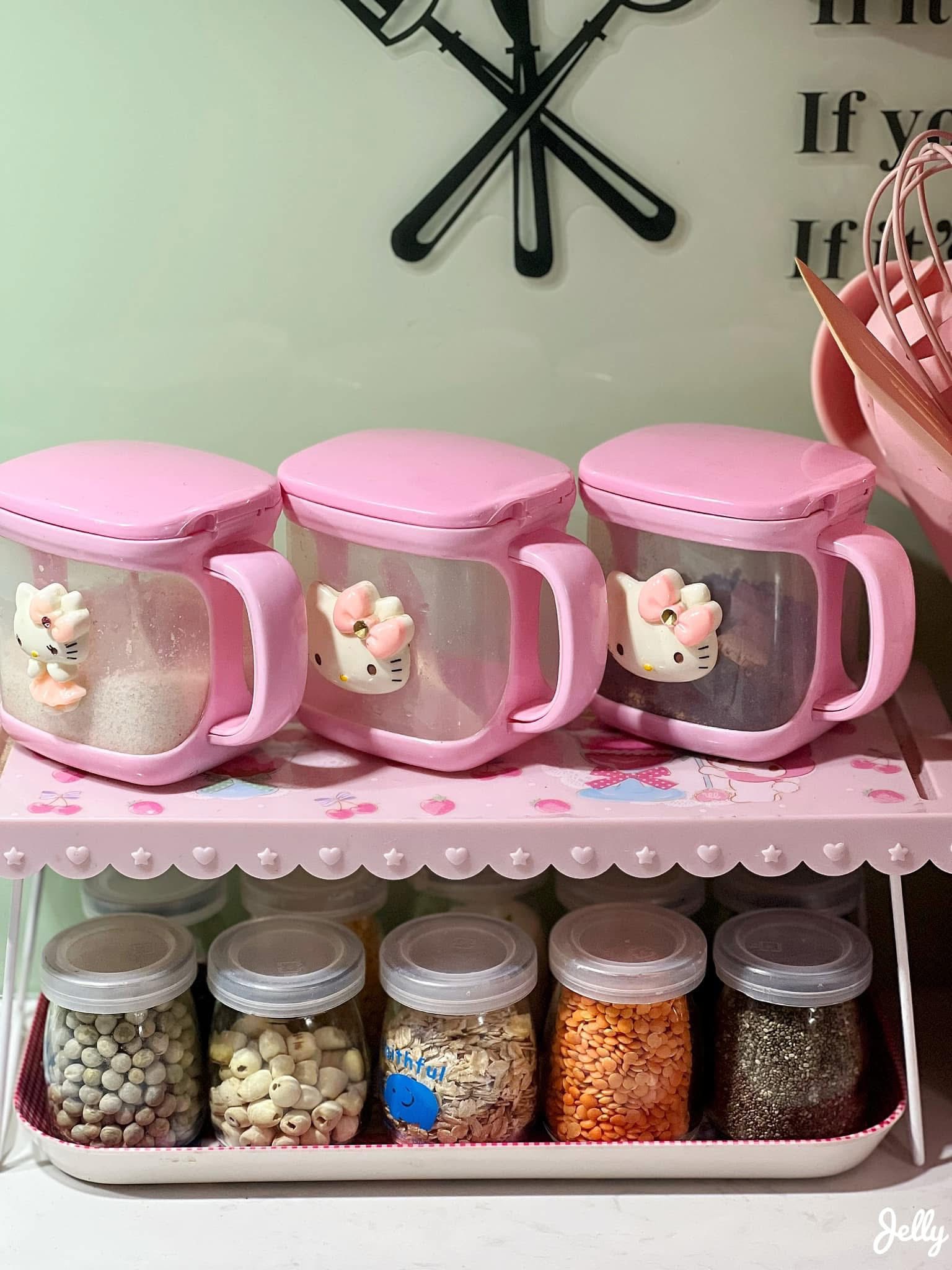 Mới 8 th&aacute;ng tuổi m&agrave; b&eacute; g&aacute;i n&agrave;y đ&atilde; sở hữu căn bếp full m&agrave;u hồng, hội mẹ bỉm xu&yacute;t xoa "c&ocirc;ng ch&uacute;a trong truyện cổ t&iacute;ch cũng chỉ đến thế l&agrave; c&ugrave;ng"- Ảnh 9.