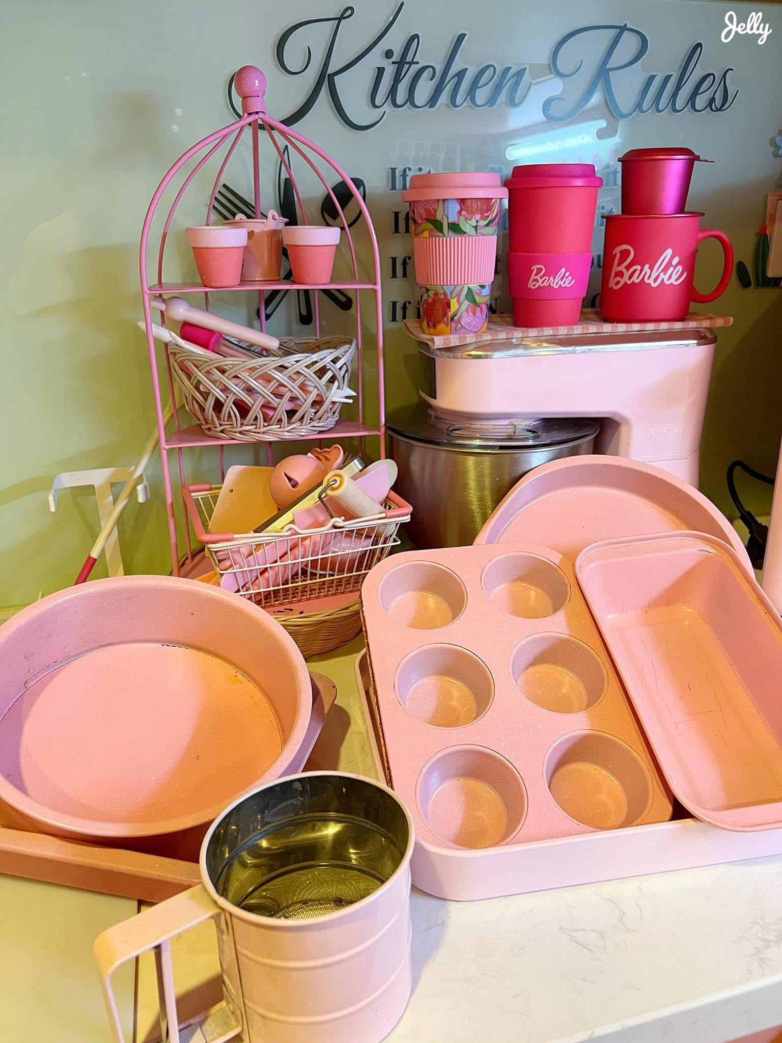 Mới 8 th&aacute;ng tuổi m&agrave; b&eacute; g&aacute;i n&agrave;y đ&atilde; sở hữu căn bếp full m&agrave;u hồng, hội mẹ bỉm xu&yacute;t xoa "c&ocirc;ng ch&uacute;a trong truyện cổ t&iacute;ch cũng chỉ đến thế l&agrave; c&ugrave;ng"- Ảnh 12.