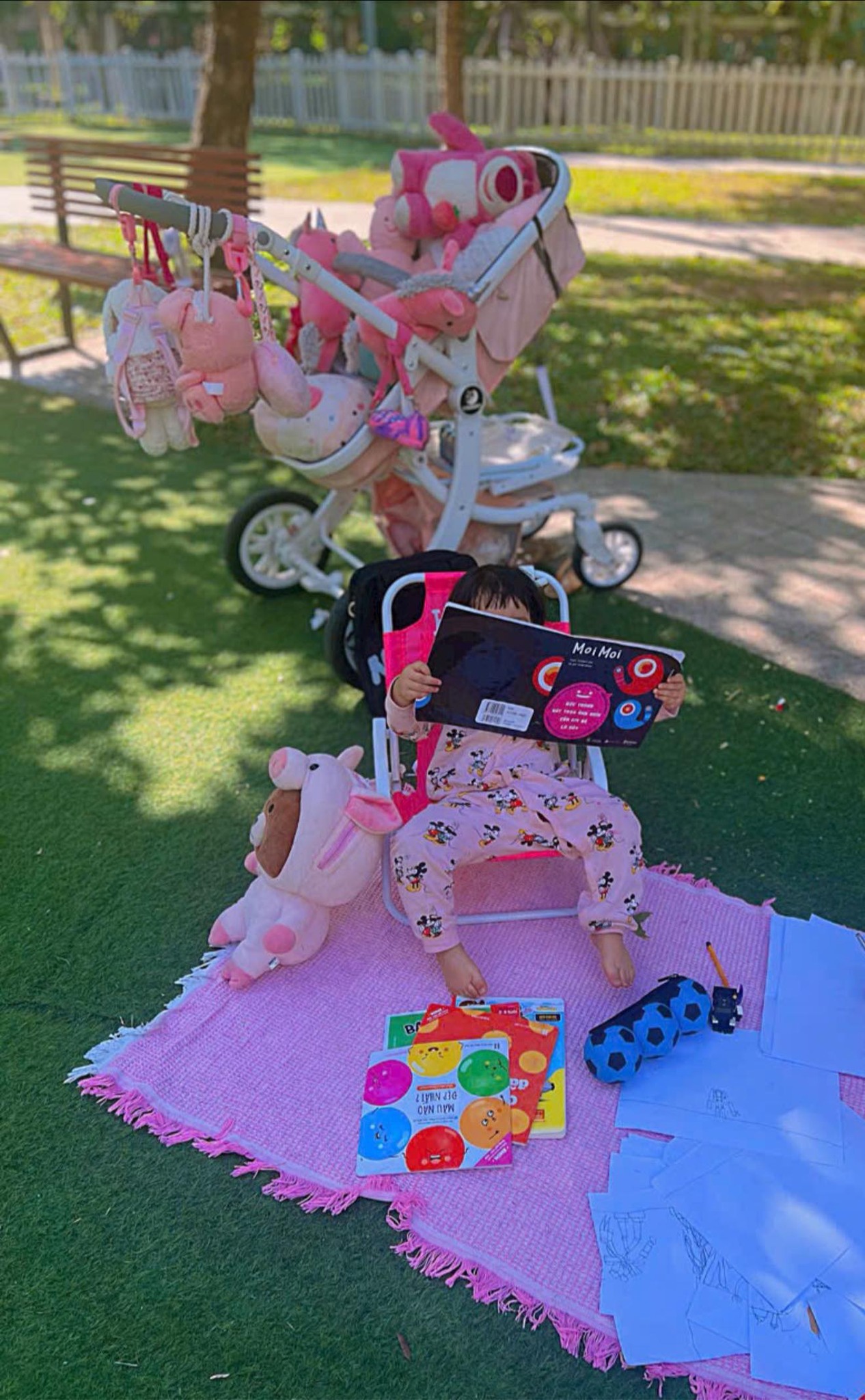 Mới 8 th&aacute;ng tuổi m&agrave; b&eacute; g&aacute;i n&agrave;y đ&atilde; sở hữu căn bếp full m&agrave;u hồng, hội mẹ bỉm xu&yacute;t xoa "c&ocirc;ng ch&uacute;a trong truyện cổ t&iacute;ch cũng chỉ đến thế l&agrave; c&ugrave;ng"- Ảnh 17.