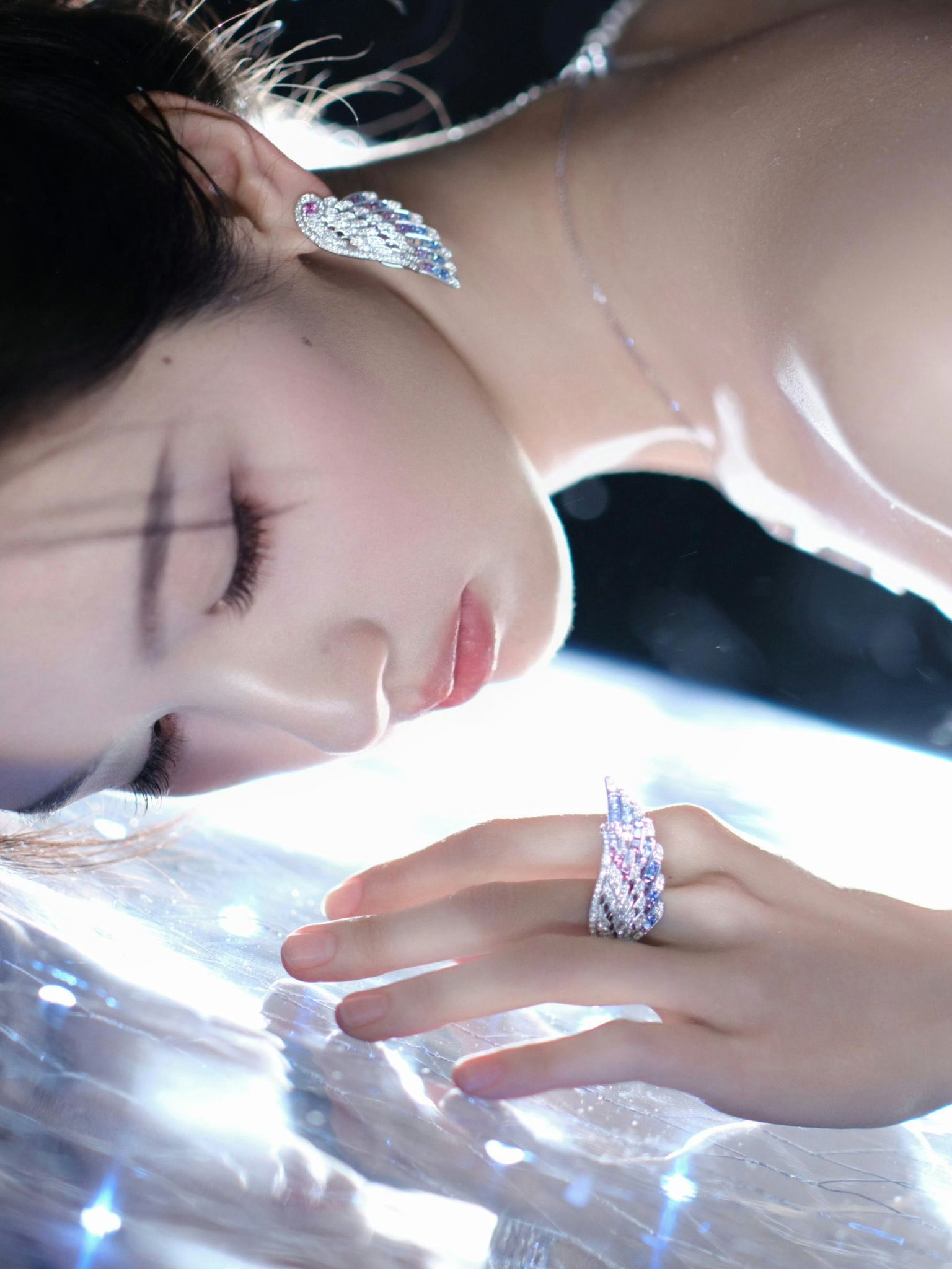 Nữ thần sắc đẹp đang viral khắp Trung Quốc: Diện đồ của NTK Việt, nhan sắc vạn vật đều thua- Ảnh 6.