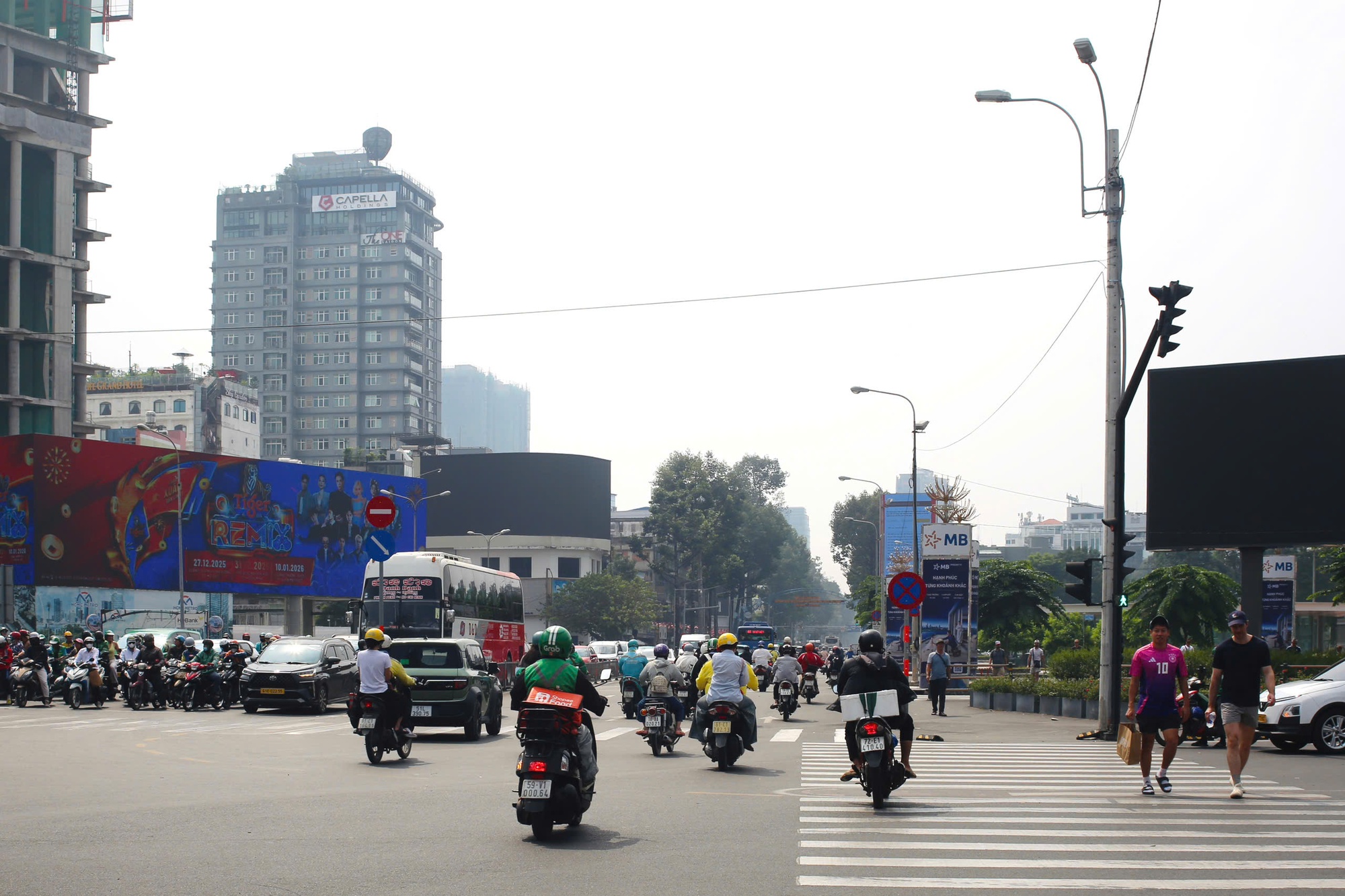 Dự b&aacute;o thời tiết h&ocirc;m nay, 21-12: Chất lượng kh&ocirc;ng kh&iacute; ở TPHCM kh&ocirc;ng tốt cho sức khỏe- Ảnh 1.