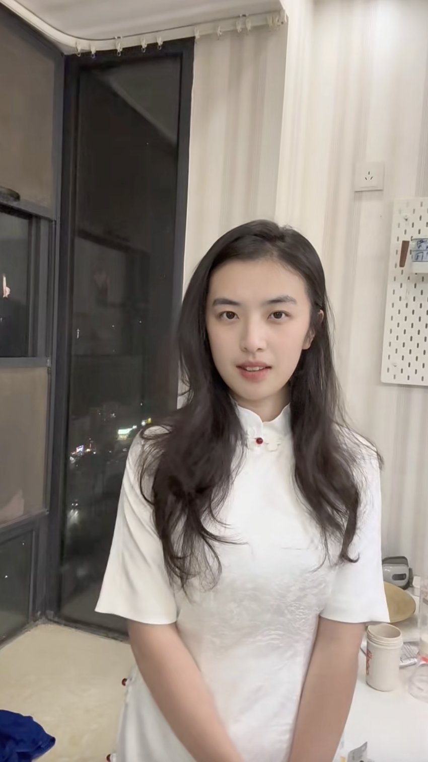 Giảm 20kg sau khi bị người nổi tiếng ch&ecirc; b&eacute;o xấu, c&ocirc; g&aacute;i giờ được v&iacute; với đại mỹ nh&acirc;n Hong Kong- Ảnh 12.