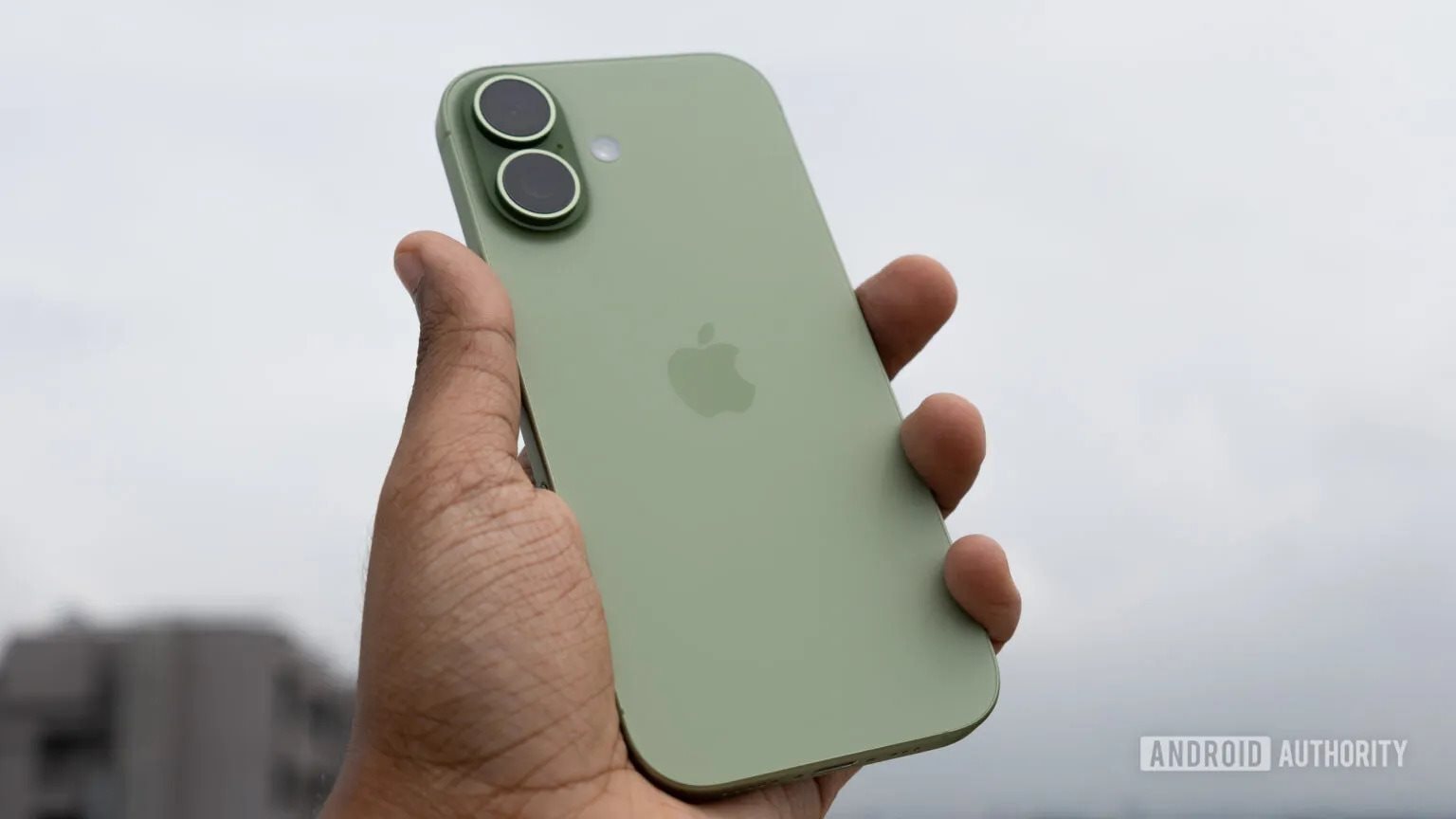 D&ugrave; l&agrave; fan cứng Android, t&ocirc;i phải "cay đắng" thừa nhận chiếc iPhone n&agrave;y mới đ&uacute;ng l&agrave; điện thoại của năm 2025- Ảnh 4.