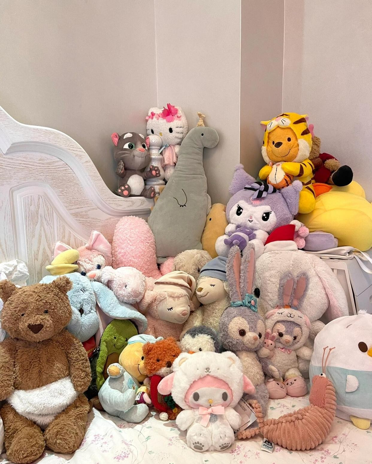 Người xưa dạy: Ph&ograve;ng ngủ chật đến đ&acirc;u cũng đừng dại đặt 6 thứ n&agrave;y ở đầu giường, giật m&igrave;nh v&igrave; to&agrave;n m&oacute;n quen- Ảnh 5.