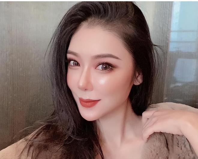 Một n&agrave;ng hậu nhiều lần l&agrave;m &ldquo;b&eacute; ba&rdquo;, khiến vận động vi&ecirc;n huyền thoại phản bội vợ đang bầu b&iacute; g&acirc;y phẫn nộ- Ảnh 6.