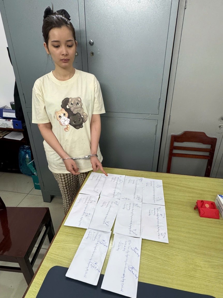 Bắt nhân viên tiệm vàng Đỗ Huỳnh Anh Thư- Ảnh 1. Bắt nhân viên tiệm vàng Đỗ Huỳnh Anh Thư- Ảnh 1.