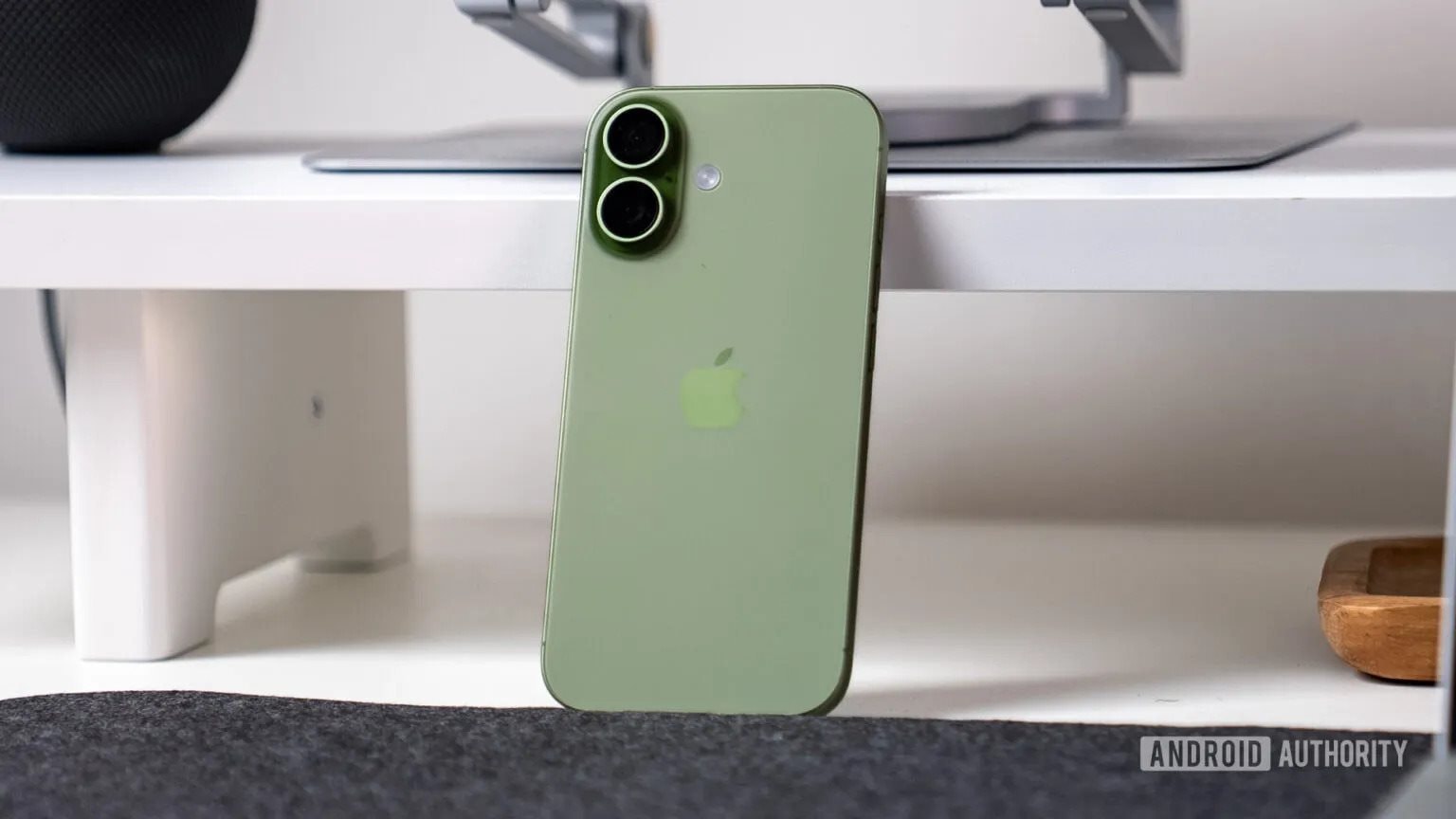 D&ugrave; l&agrave; fan cứng Android, t&ocirc;i phải "cay đắng" thừa nhận chiếc iPhone n&agrave;y mới đ&uacute;ng l&agrave; điện thoại của năm 2025- Ảnh 1.