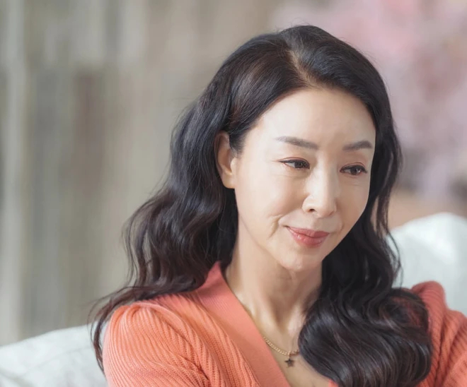 Cặp đ&ocirc;i diễn vi&ecirc;n ly h&ocirc;n bỗng t&aacute;i hợp ở nơi kh&ocirc;ng ngờ sau 10 năm, đ&agrave;ng g&aacute;i sượng người thấy chồng cũ &acirc;u yếm người kh&aacute;c- Ảnh 2.