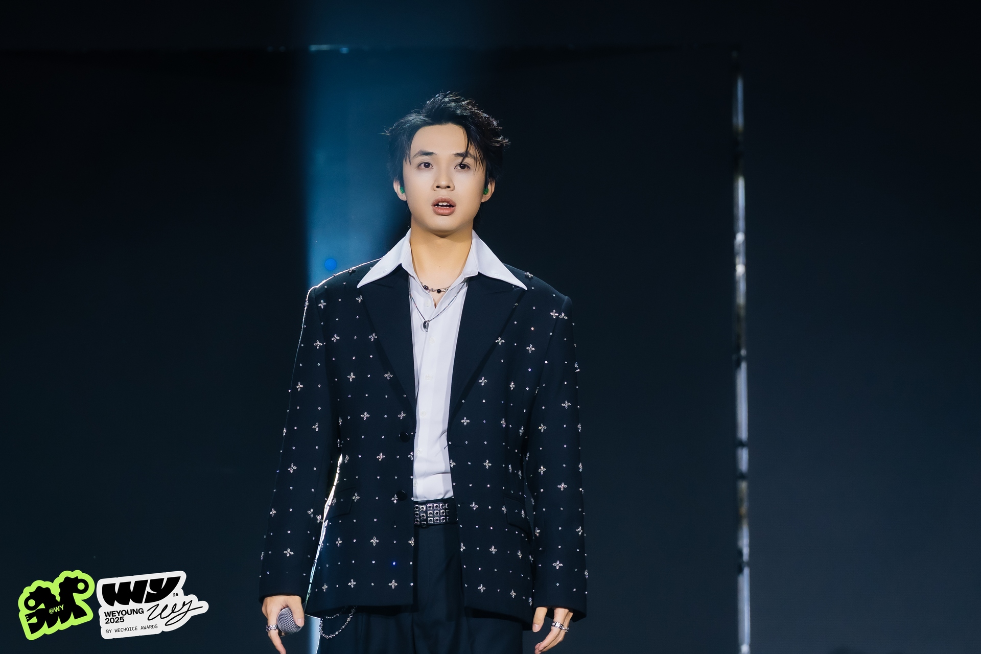 Rapper Nhật Ho&agrave;ng: "Khoảnh khắc t&ocirc;i biết m&igrave;nh đi đ&uacute;ng hướng l&agrave; nh&igrave;n thấy ba mẹ ngồi dưới s&acirc;n khấu"- Ảnh 6.