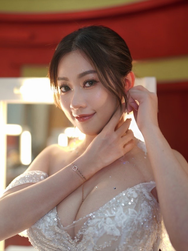 Mỹ nh&acirc;n gen Z t&ecirc;n Linh trả gi&aacute; đắt v&igrave; mặc phản cảm, hở nửa v&ograve;ng 1 