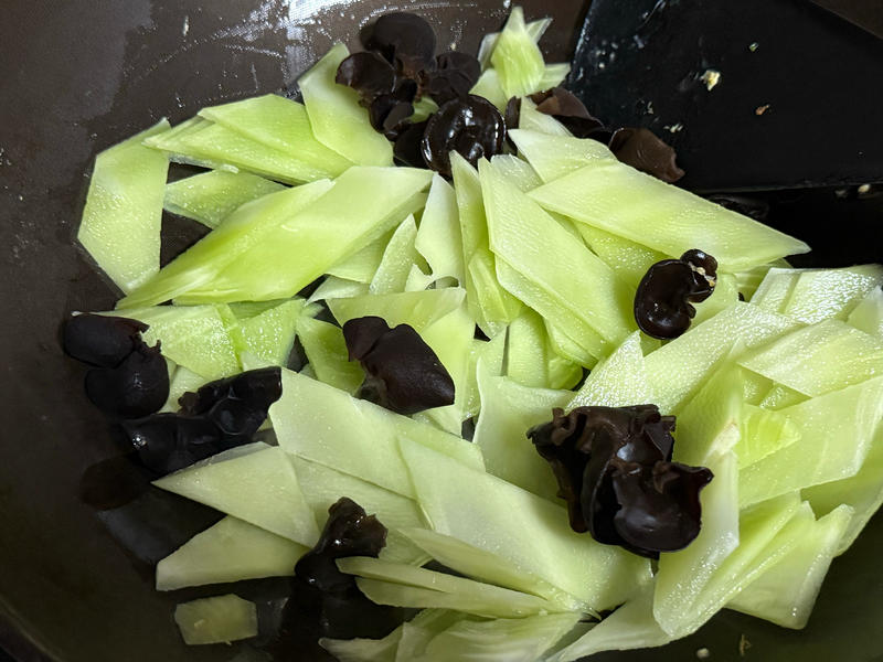 Bữa cơm nh&agrave; th&ecirc;m thịnh soạn v&agrave; ấm &aacute;p, ai cũng khen ngon miệng v&agrave; ho&agrave;n hảo khi c&oacute; 3 m&oacute;n ăn n&agrave;y- Ảnh 11.