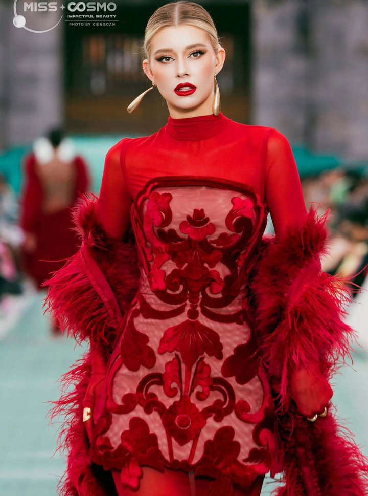 Sắc vóc đời thường gợi cảm của tân Miss Cosmo 2025- Ảnh 2.