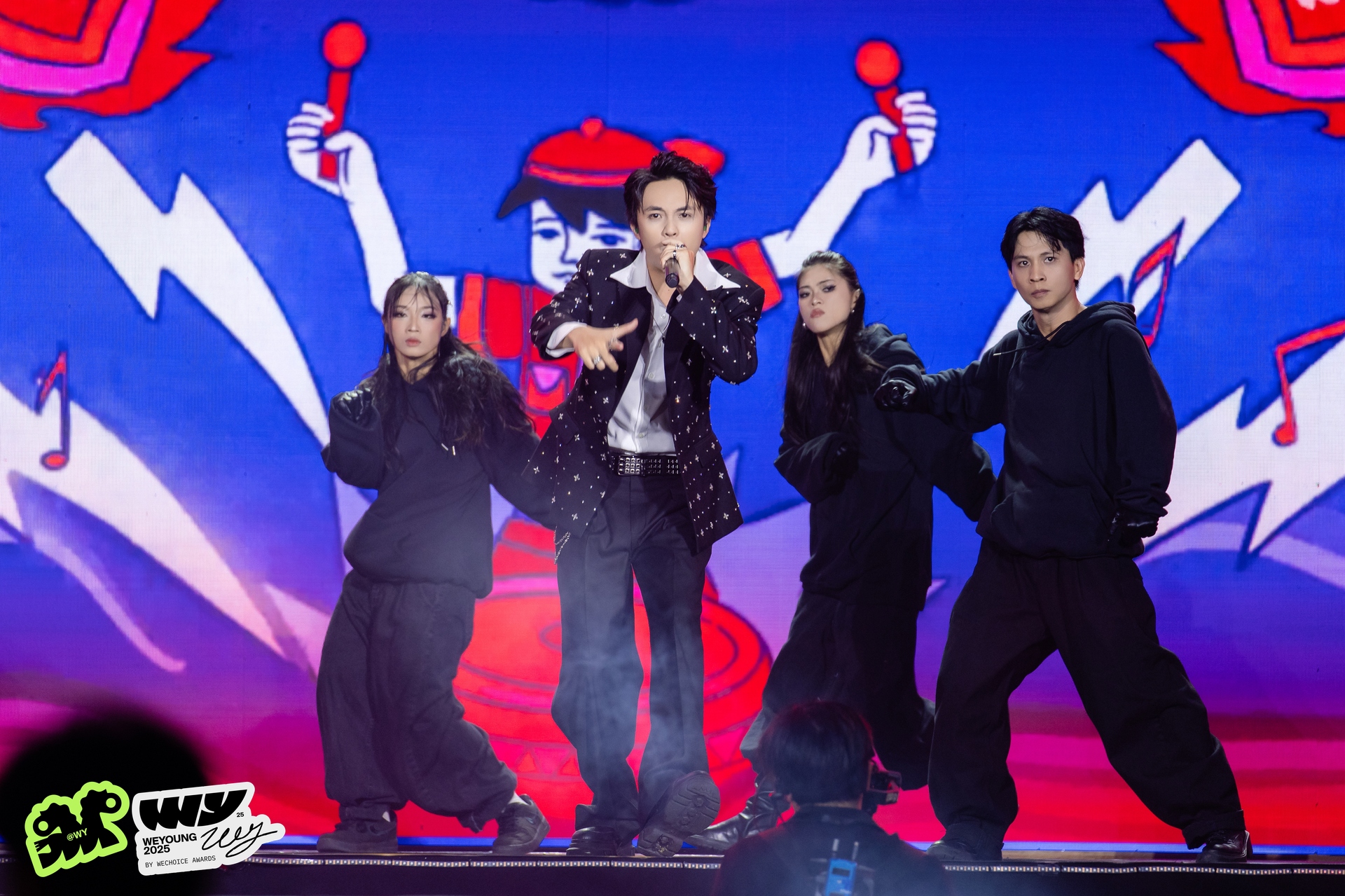 Rapper Nhật Ho&agrave;ng: "Khoảnh khắc t&ocirc;i biết m&igrave;nh đi đ&uacute;ng hướng l&agrave; nh&igrave;n thấy ba mẹ ngồi dưới s&acirc;n khấu"- Ảnh 7.