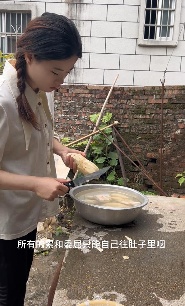 Mất việc ở tuổi 24, c&ocirc; g&aacute;i trở về qu&ecirc; nhưng lại sớm x&aacute;ch vali rời nh&agrave; v&igrave; một sự thật đau l&ograve;ng- Ảnh 3.