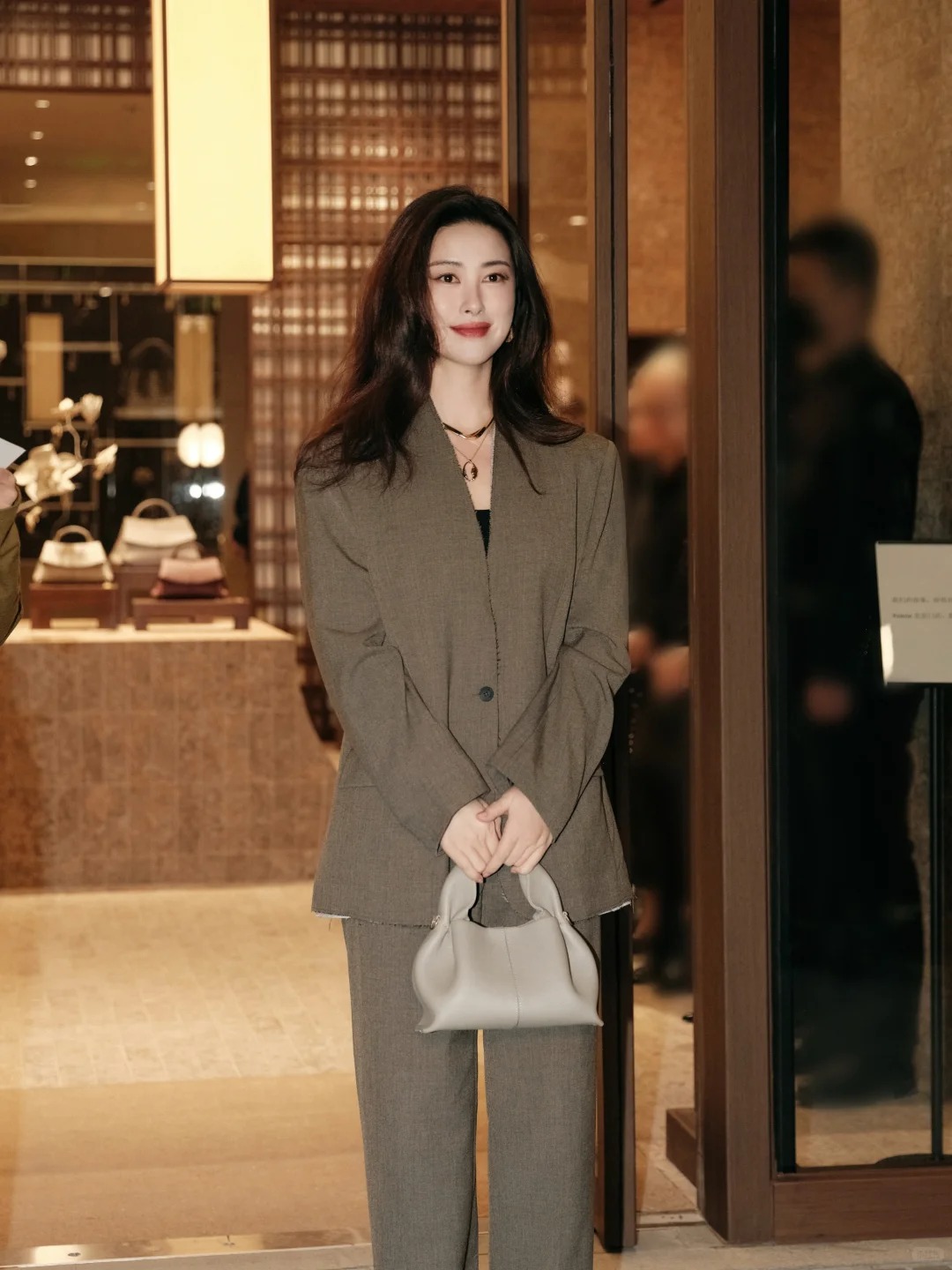 Tuần lễ Gi&aacute;ng sinh (22/12 - 28/12): 12 con gi&aacute;p mặc m&agrave;u g&igrave; để "h&uacute;t trọn" may mắn, đ&oacute;n m&ugrave;a lễ hội tưng bừng?- Ảnh 6.