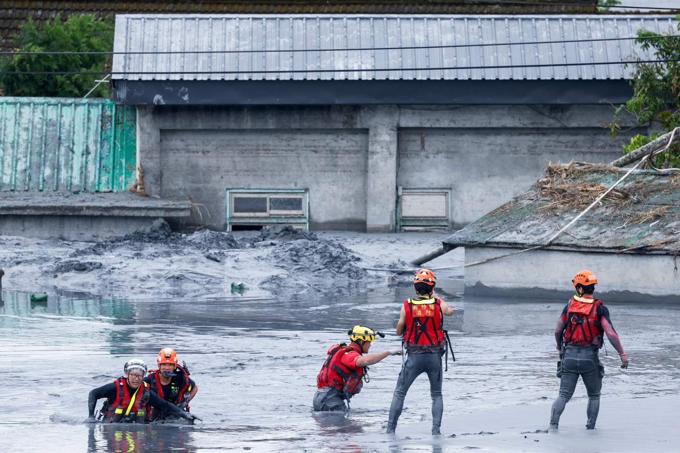 Ch&aacute;y rừng, lũ lụt, động đất tr&ecirc;n khắp thế giới: Thi&ecirc;n tai phủ b&oacute;ng năm 2025- Ảnh 18.