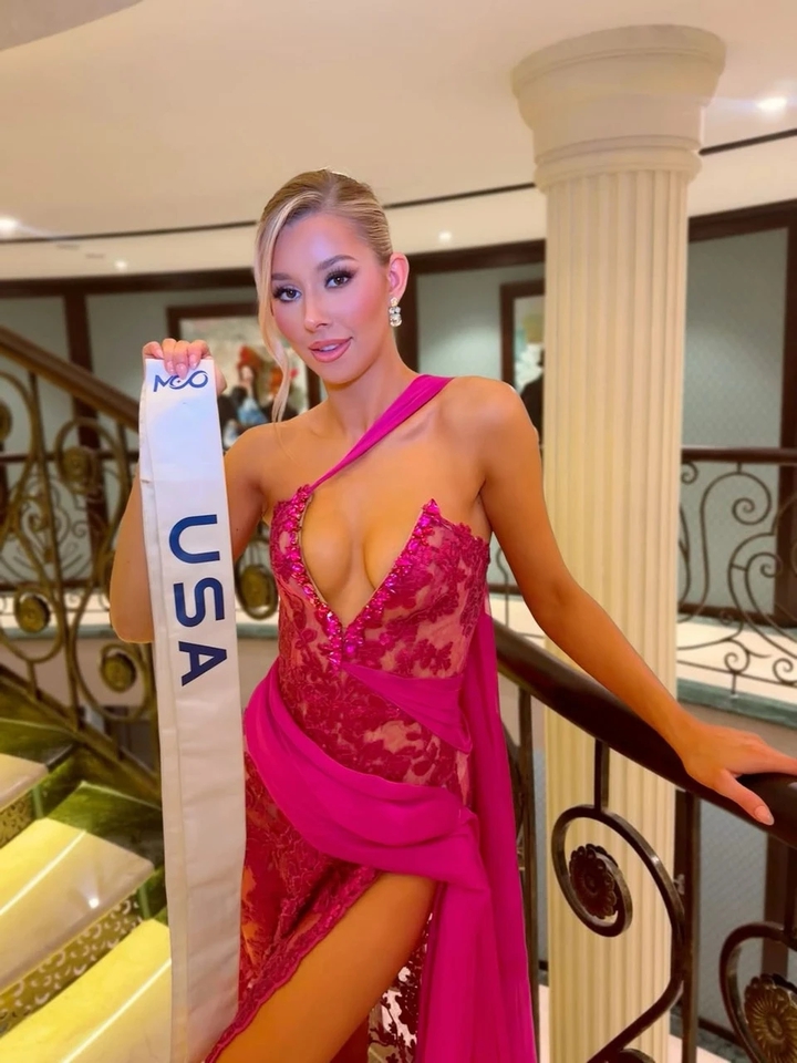 Sắc vóc đời thường gợi cảm của tân Miss Cosmo 2025- Ảnh 4.