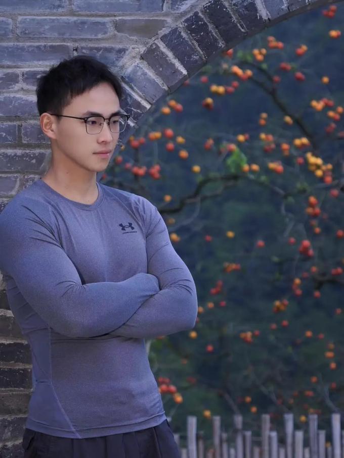 B&iacute; thư th&ocirc;n sinh năm 1997 mặc &aacute;o ba lỗ quảng b&aacute; n&ocirc;ng sản địa phương: B&aacute;n 