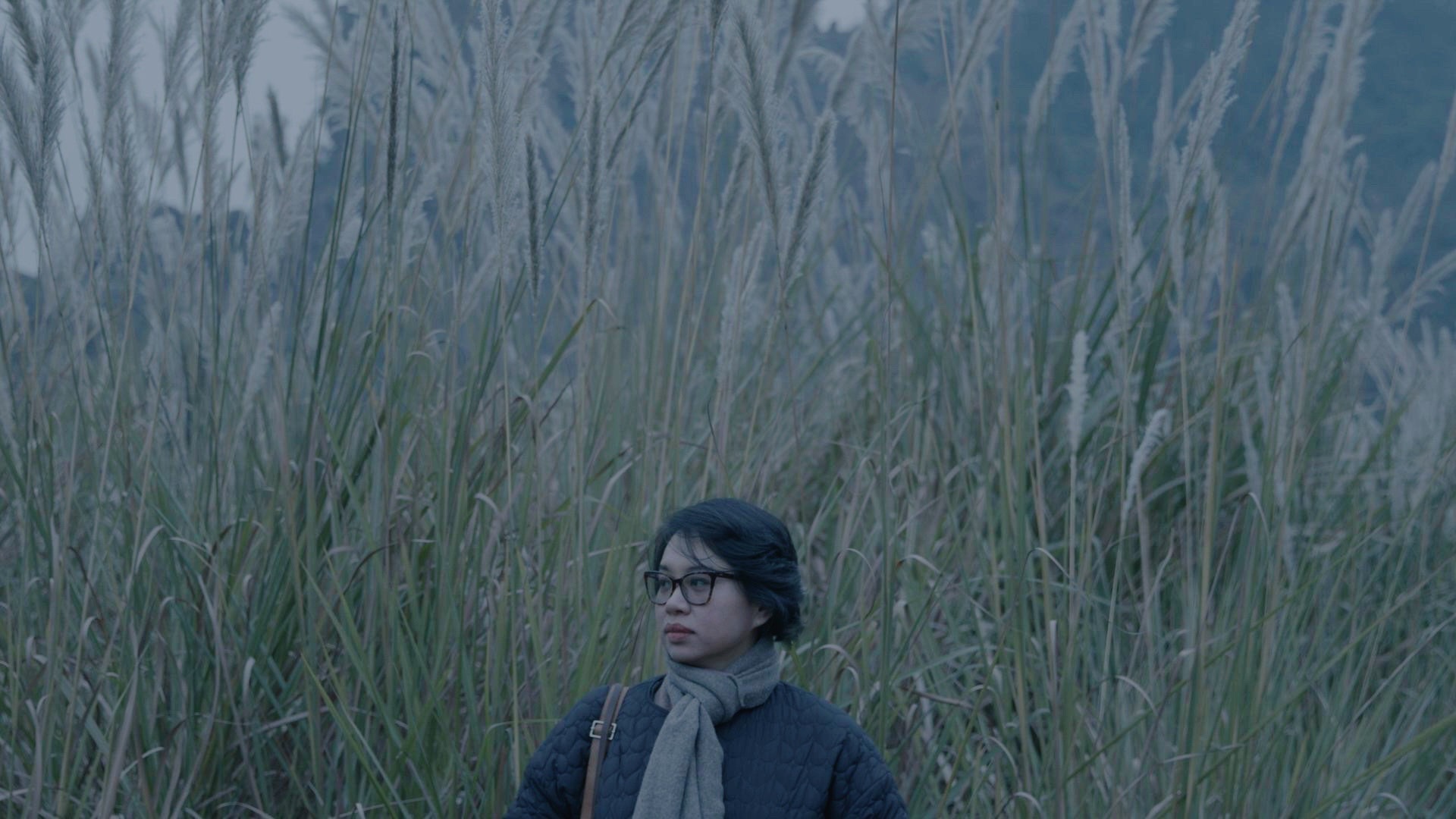 Đạo diễn Lan Nguy&ecirc;n v&agrave; h&agrave;nh tr&igrave;nh lần theo những sợi chỉ v&ocirc; h&igrave;nh của Ch&acirc;n Trời Rực Rỡ- Ảnh 3.