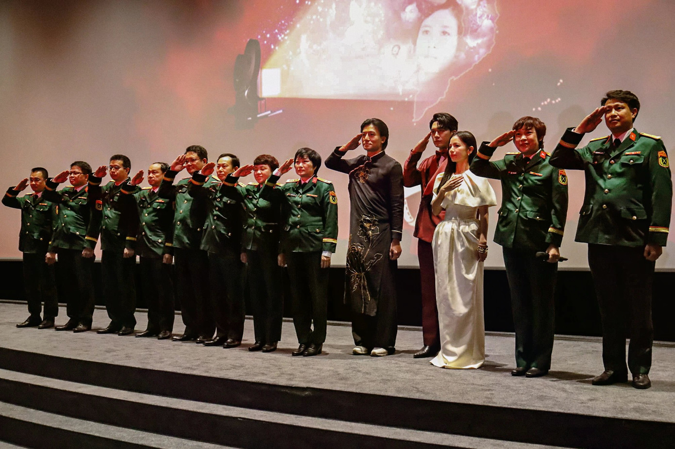 V&igrave; sao nhiều kh&aacute;n giả kh&ocirc;ng xem được Mưa Đỏ?- Ảnh 3.