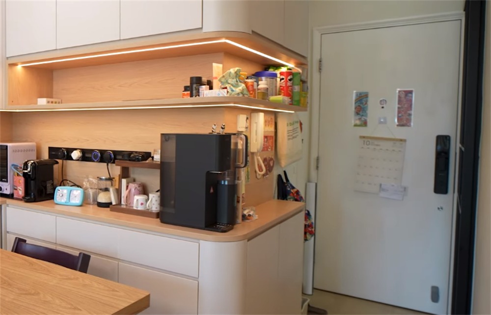 Gi&uacute;p việc sống c&ugrave;ng nh&agrave;, gia chủ chi 1,5 tỷ cải tạo căn hộ 52m&sup2;- Ảnh 3.