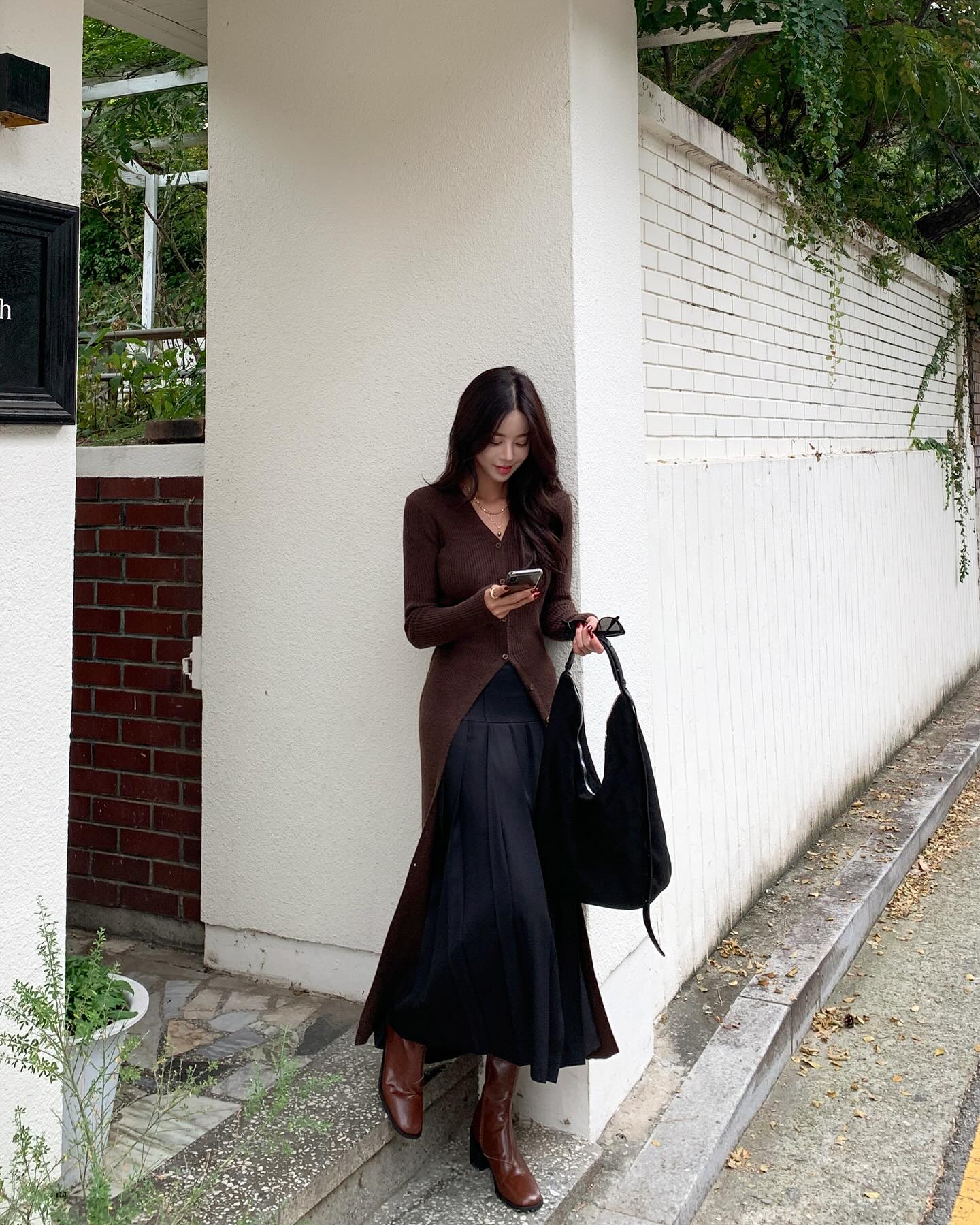 Ch&acirc;n v&aacute;y chữ A che khuyết điểm đỉnh cao, mix với 5 mẫu &aacute;o n&agrave;y l&agrave; ph&ugrave; hợp nhất- Ảnh 6.