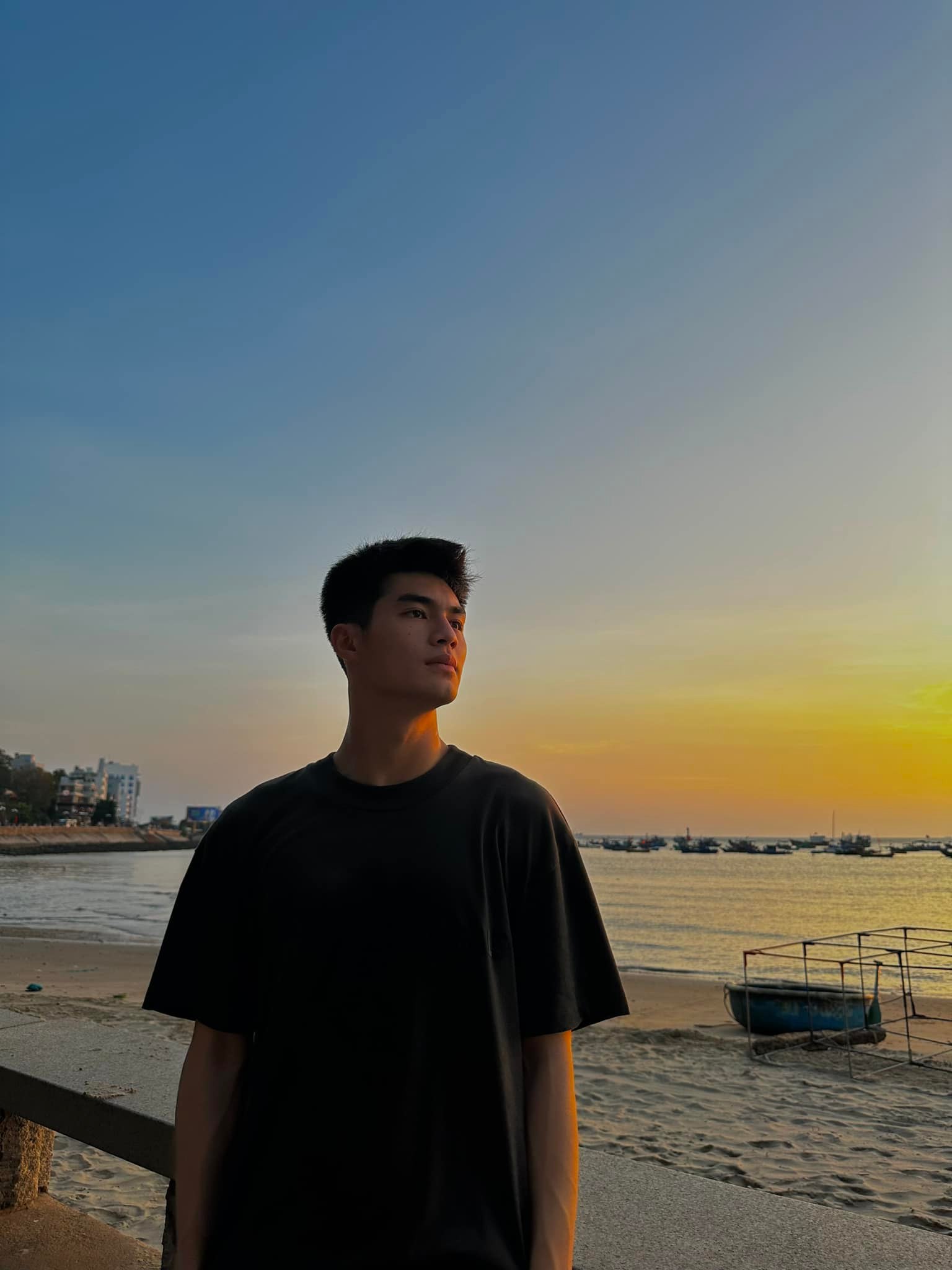 Clip của Trần Trung Ki&ecirc;n tại một tiệm massage trị liệu ở Gia Lai g&acirc;y sốt- Ảnh 10.