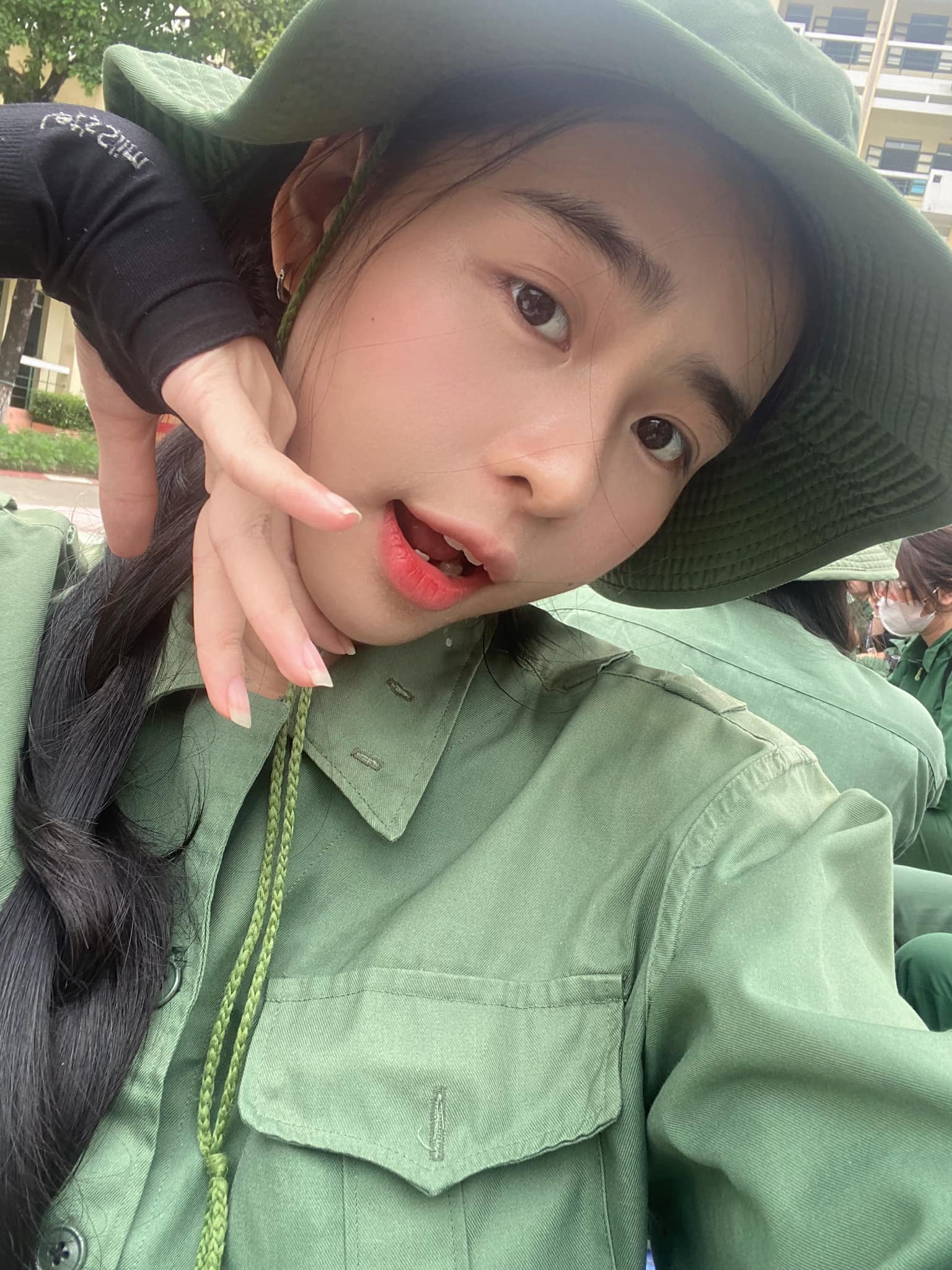 M&ecirc; mẩn ngắm nhan sắc hotgirl khiến Thanh Nh&agrave;n U22 Việt Nam phải 