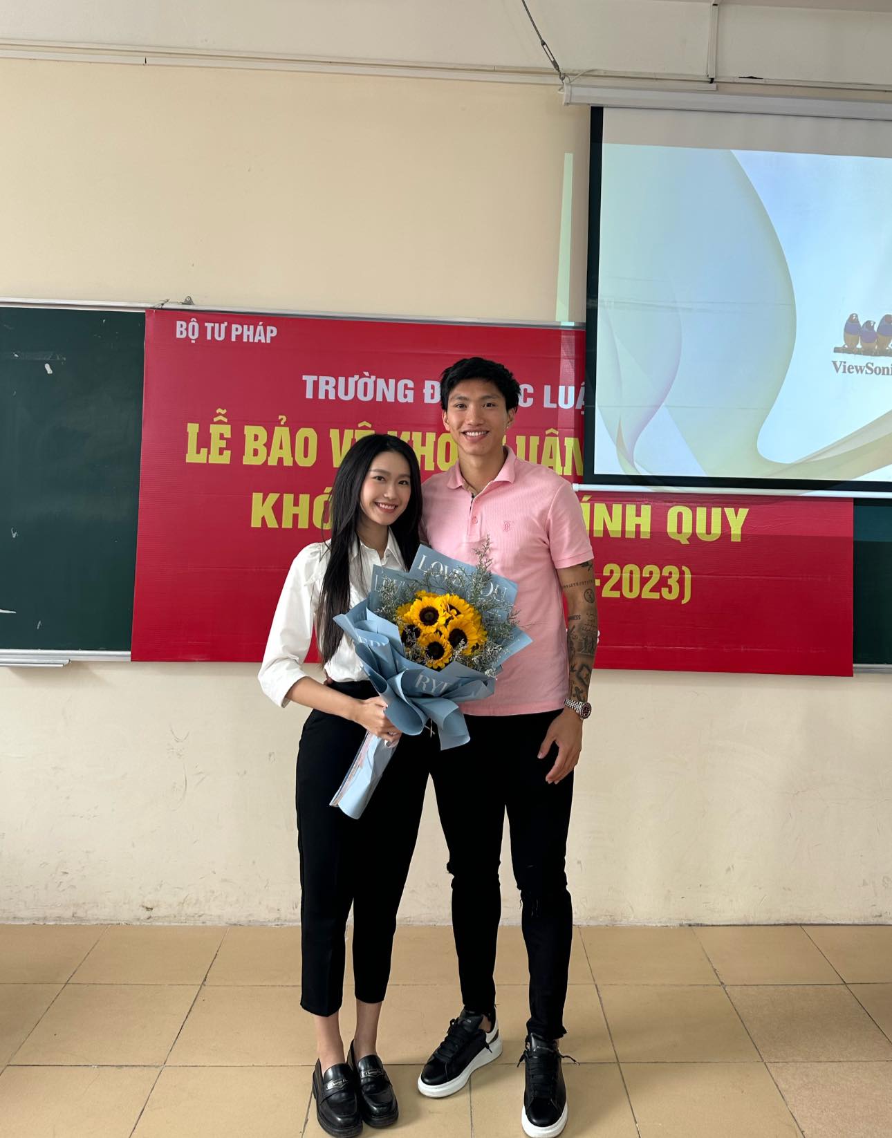 Bận rộn chăm chồng chấn thương v&agrave; con trai nhỏ, tiểu thư Do&atilde;n Hải My vẫn &acirc;m thầm thi đỗ Thạc sĩ Đại học Luật- Ảnh 3.