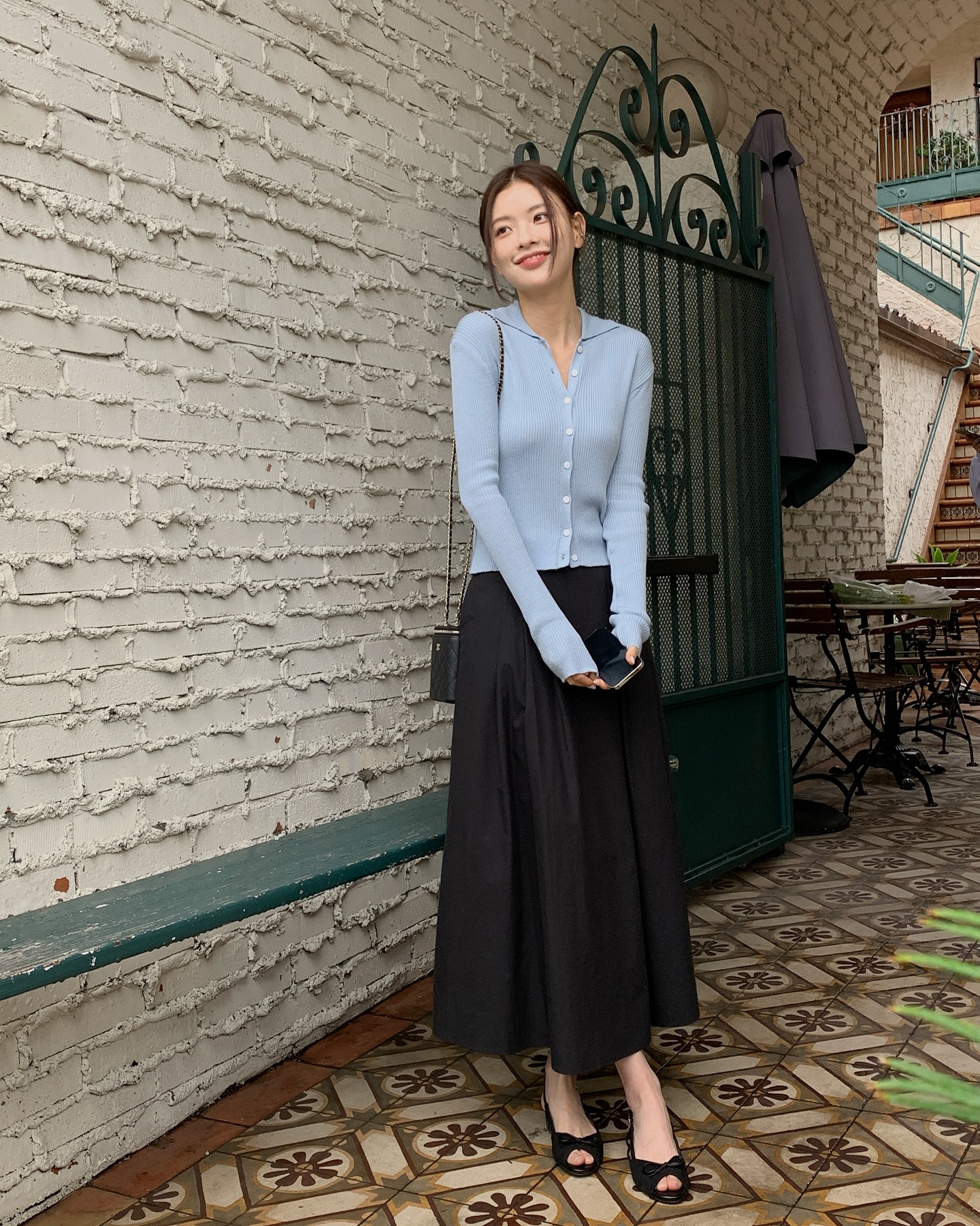 Ch&acirc;n v&aacute;y chữ A che khuyết điểm đỉnh cao, mix với 5 mẫu &aacute;o n&agrave;y l&agrave; ph&ugrave; hợp nhất- Ảnh 7.