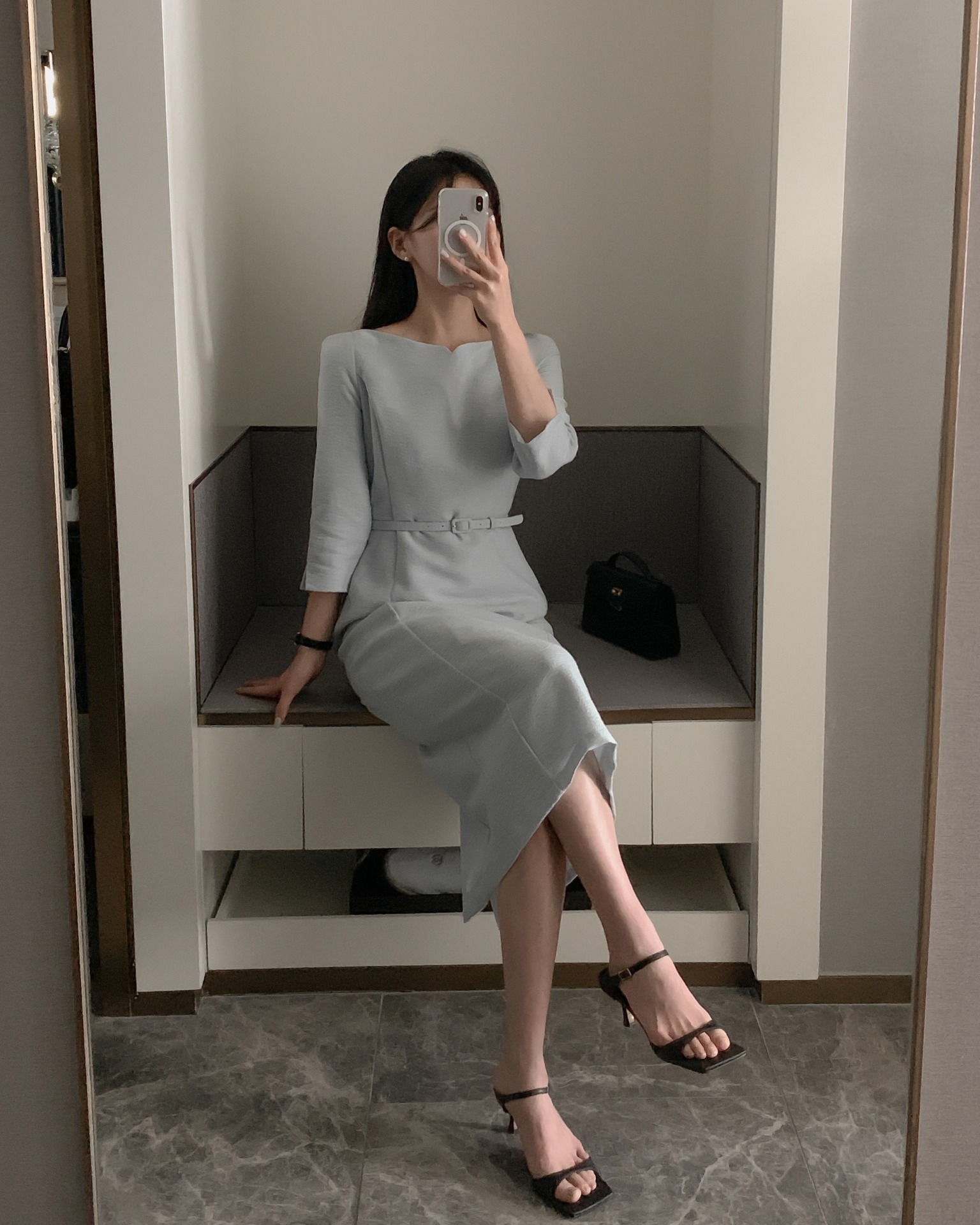 5 c&aacute;ch mặc đồ c&ocirc;ng sở gi&uacute;p n&agrave;ng trẻ hẳn ra, quan trọng l&agrave; vẫn chuẩn thanh lịch- Ảnh 11.