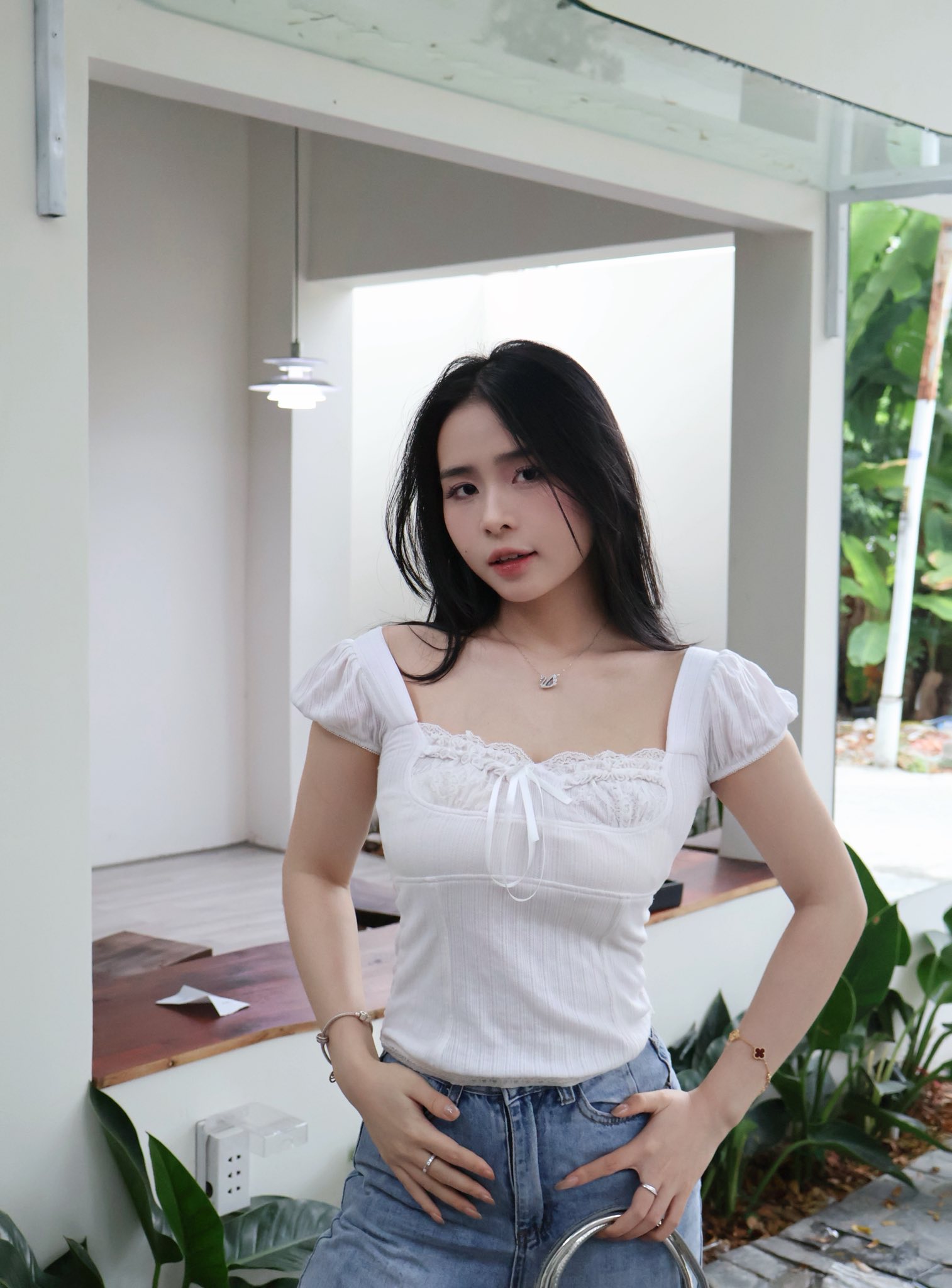 M&ecirc; mẩn ngắm nhan sắc hotgirl khiến Thanh Nh&agrave;n U22 Việt Nam phải 