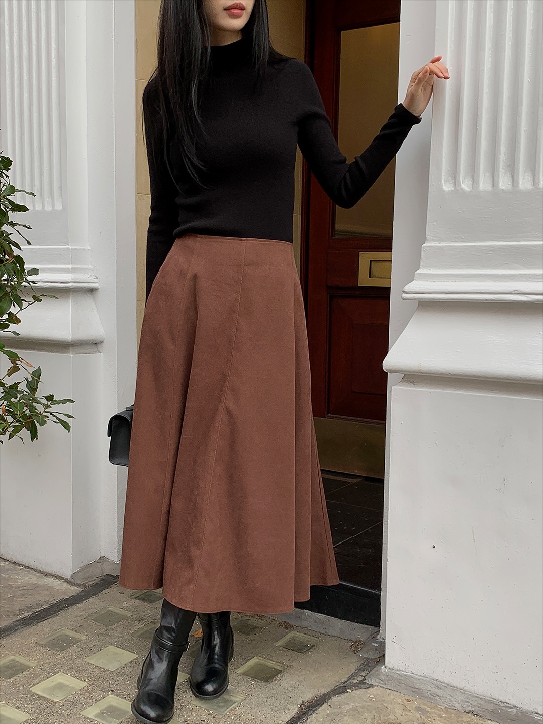 Ch&acirc;n v&aacute;y chữ A che khuyết điểm đỉnh cao, mix với 5 mẫu &aacute;o n&agrave;y l&agrave; ph&ugrave; hợp nhất- Ảnh 11.