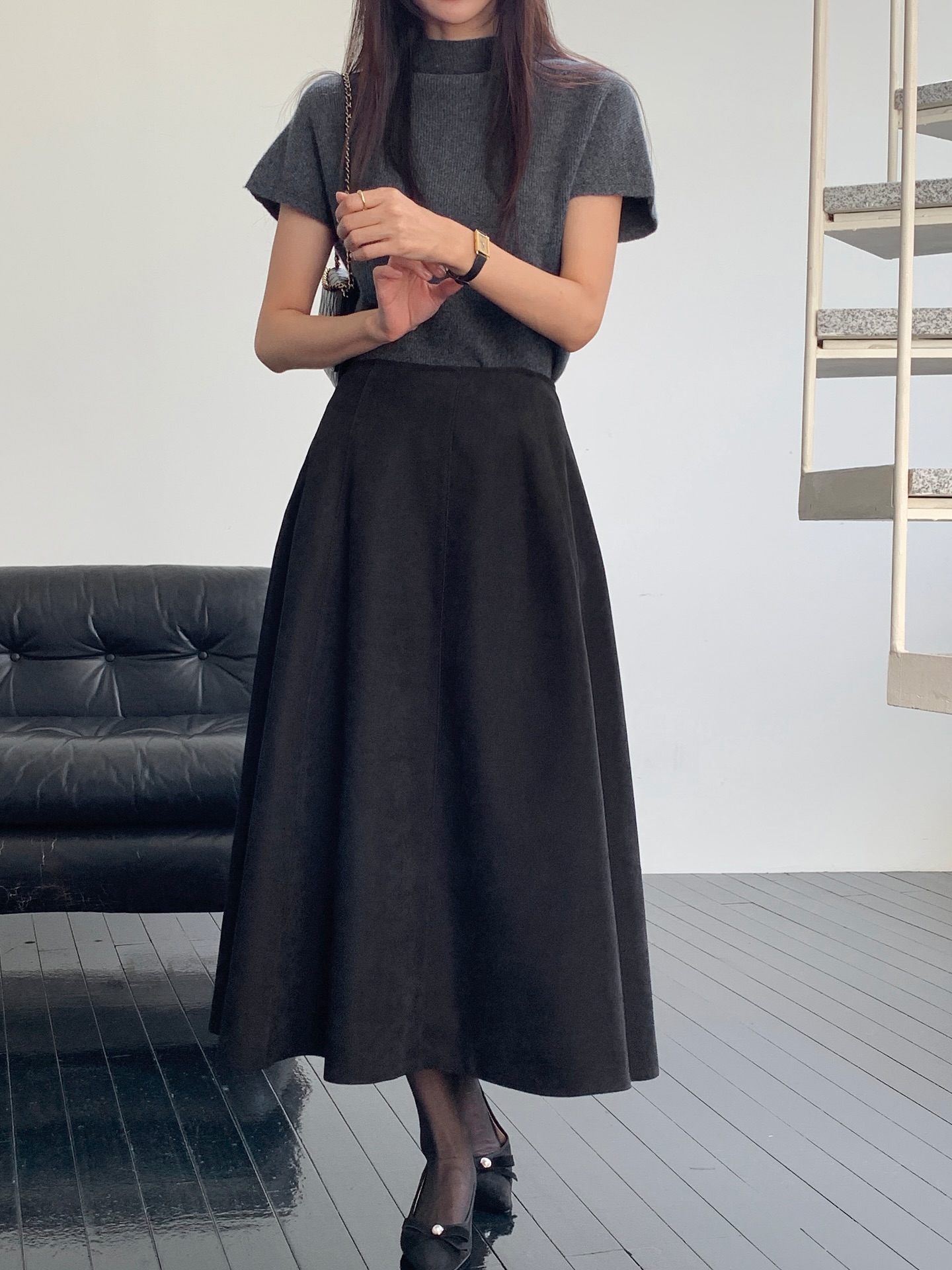 Ch&acirc;n v&aacute;y chữ A che khuyết điểm đỉnh cao, mix với 5 mẫu &aacute;o n&agrave;y l&agrave; ph&ugrave; hợp nhất- Ảnh 2.