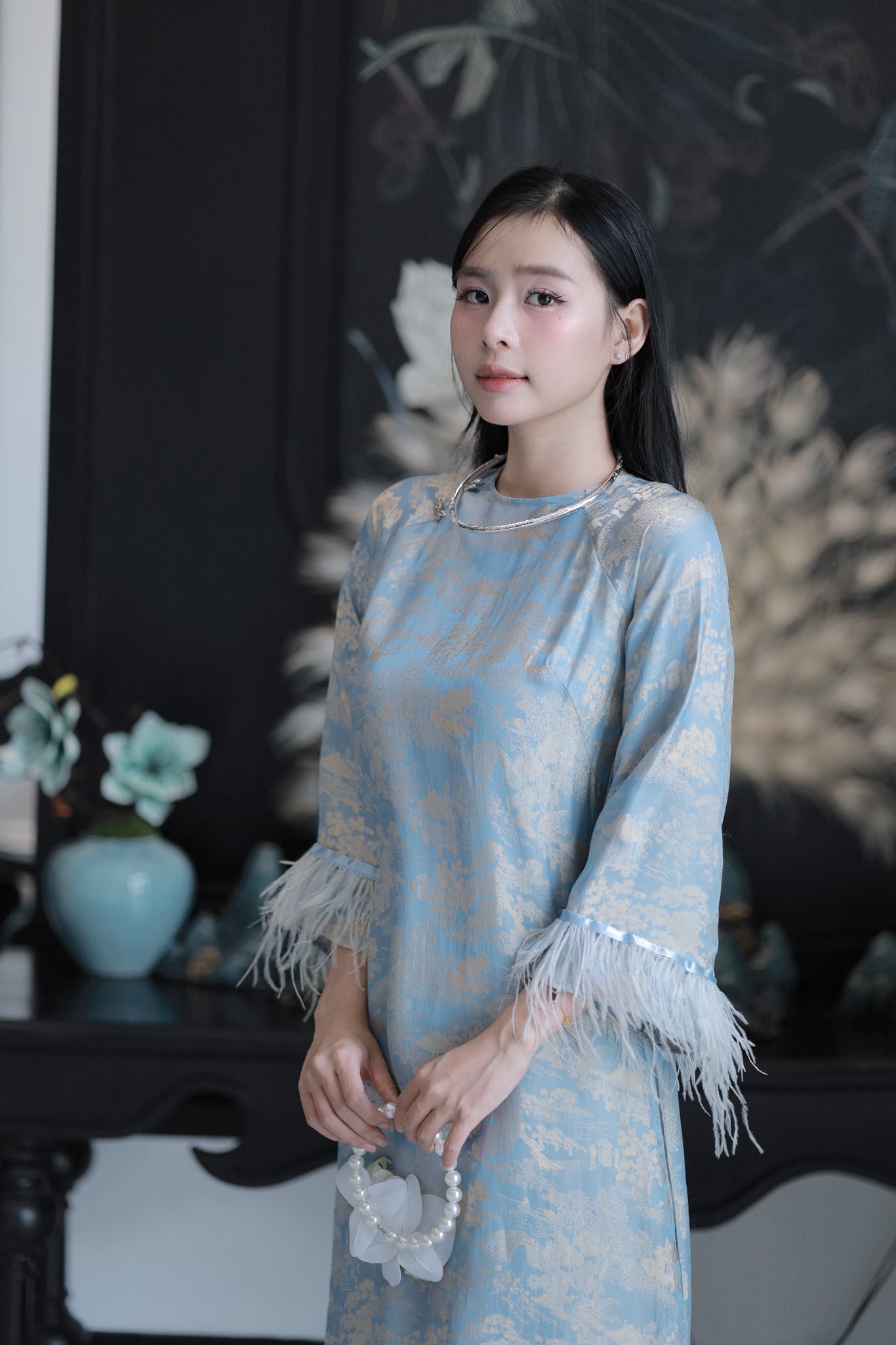 M&ecirc; mẩn ngắm nhan sắc hotgirl khiến Thanh Nh&agrave;n U22 Việt Nam phải 